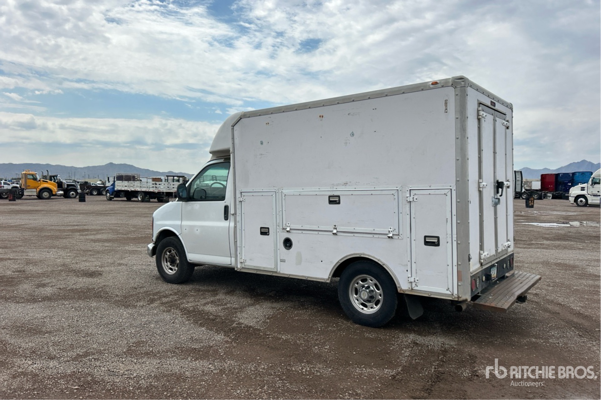 General Appearance with Picture, Left Rear Corner