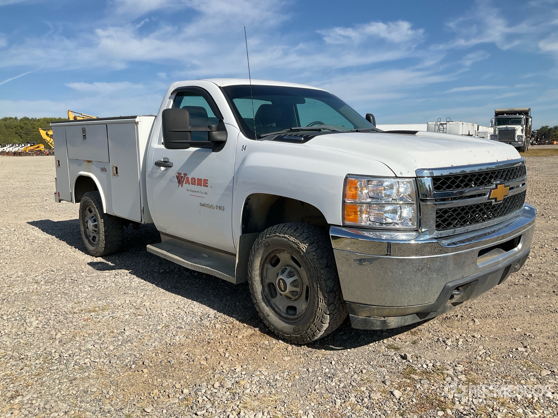 General Appearance with Picture, Right Front Corner