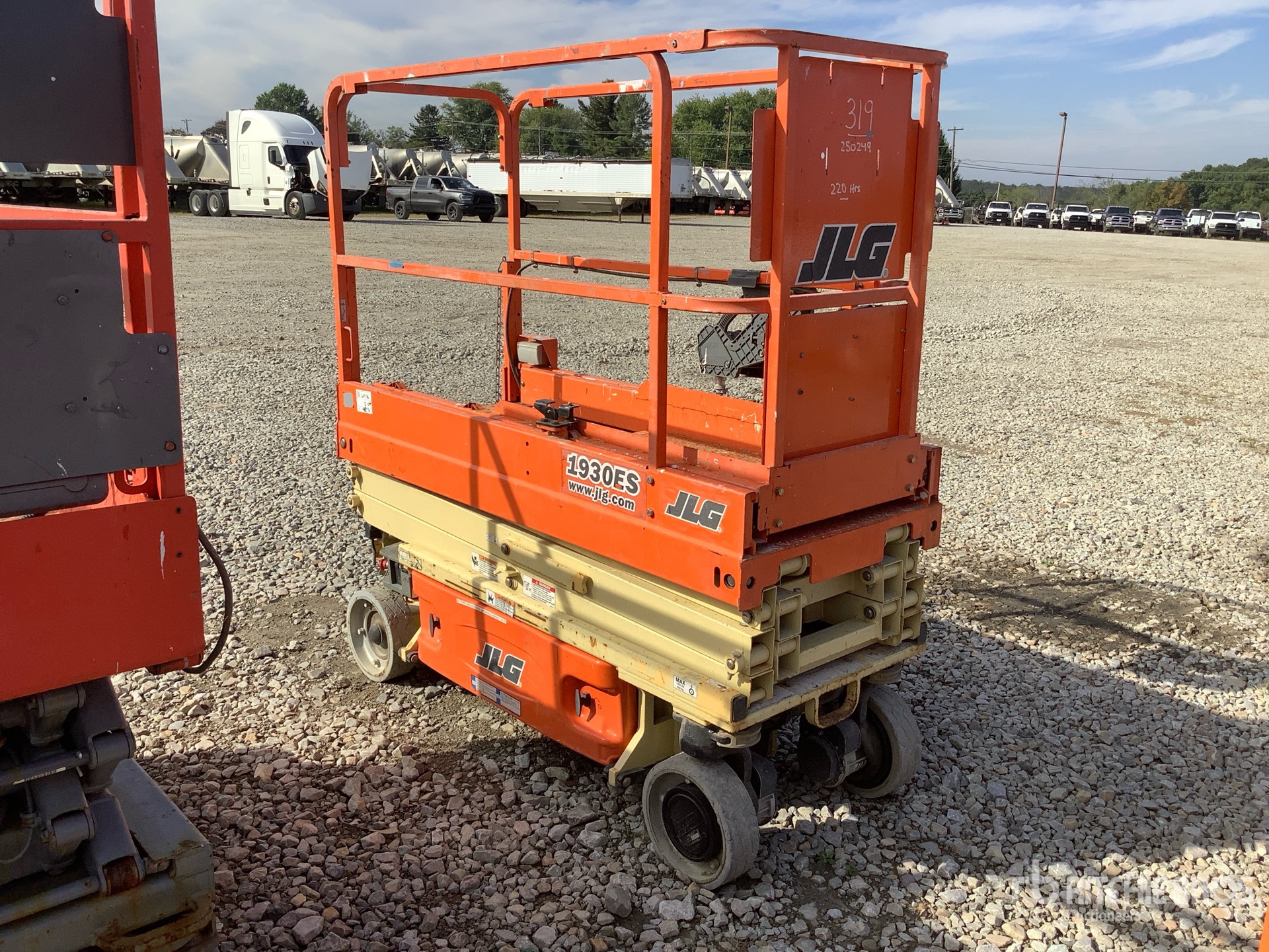 General Appearance with Picture, Right Front Corner