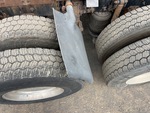 4 Underbody - Truck with 
