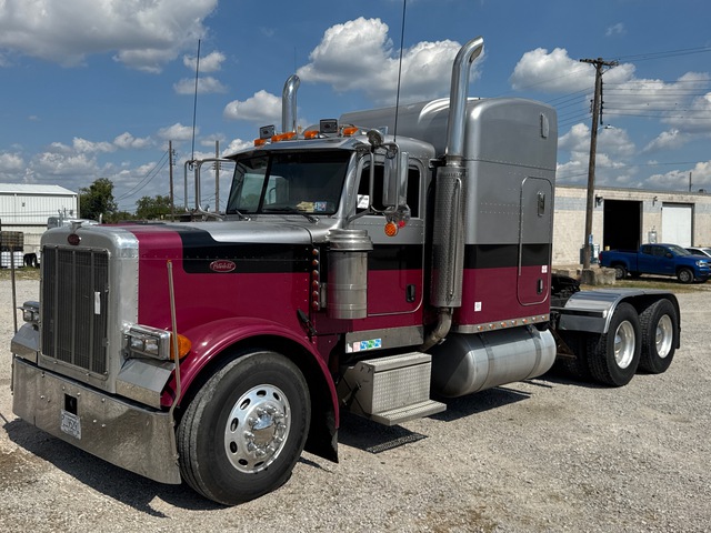 2005 Peterbilt 379 6x4 T/A Sleeper Truck Tractor