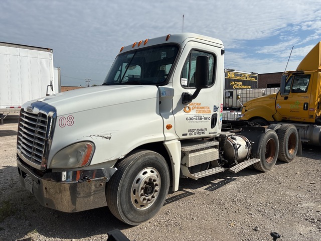 2008 Freightliner Cascadia 125 6x4 T/A Day Cab Truck Tractor