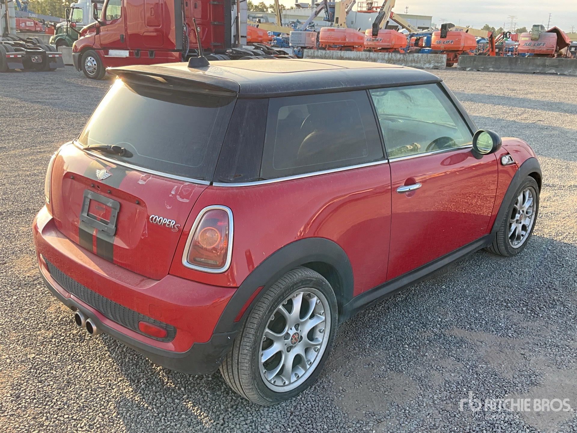 General Appearance with Picture, Right Rear Corner