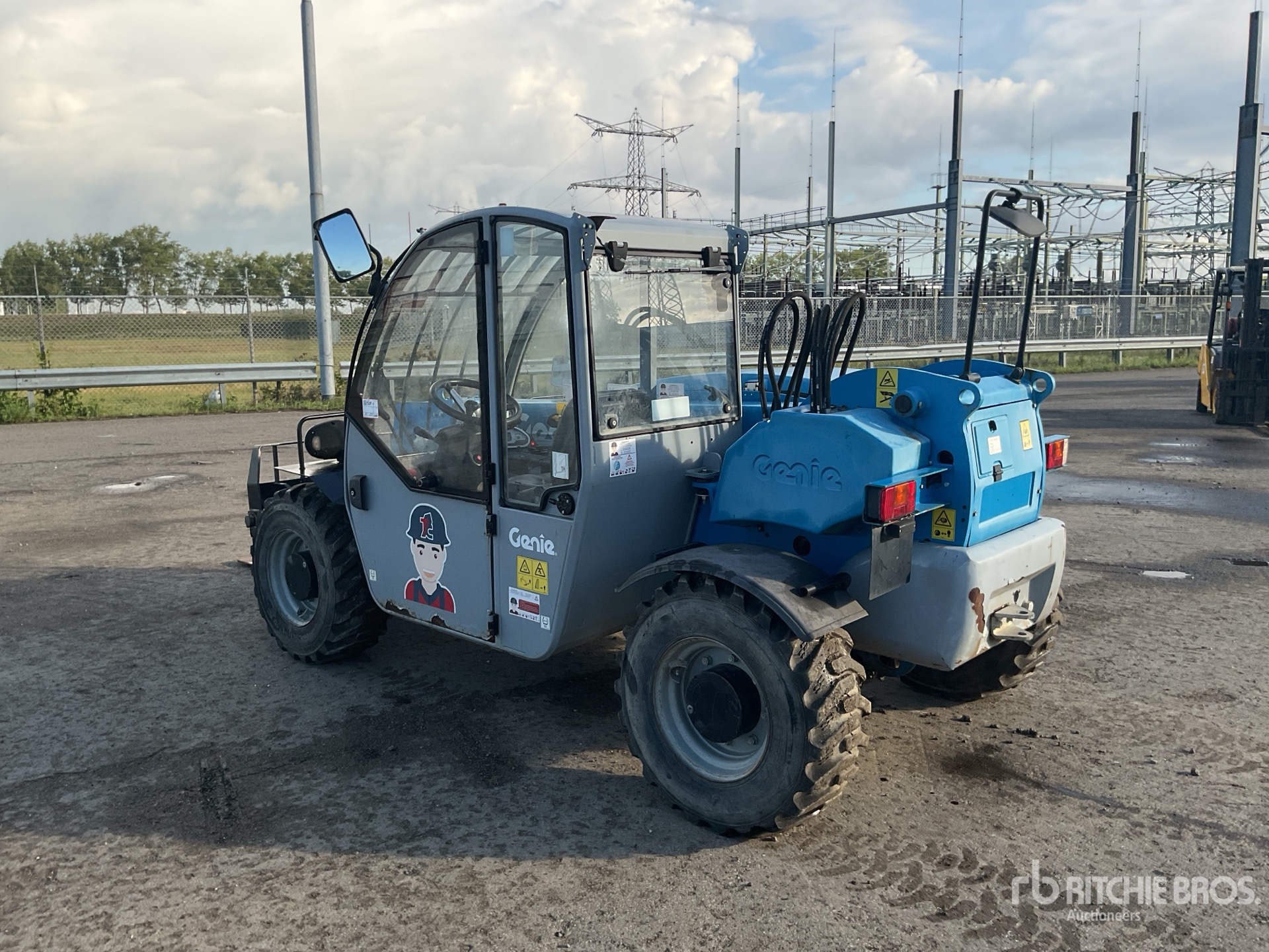General Appearance with Picture, Left Rear Corner