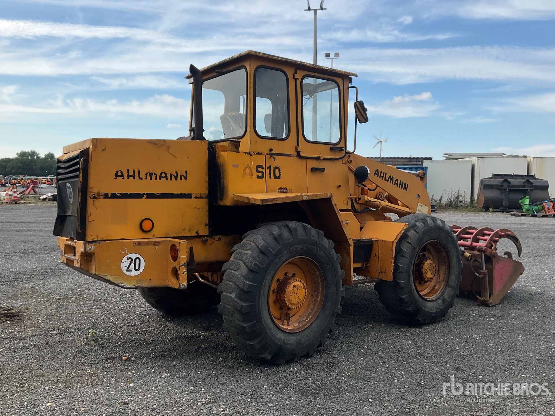 General Appearance with Picture, Right Rear Corner