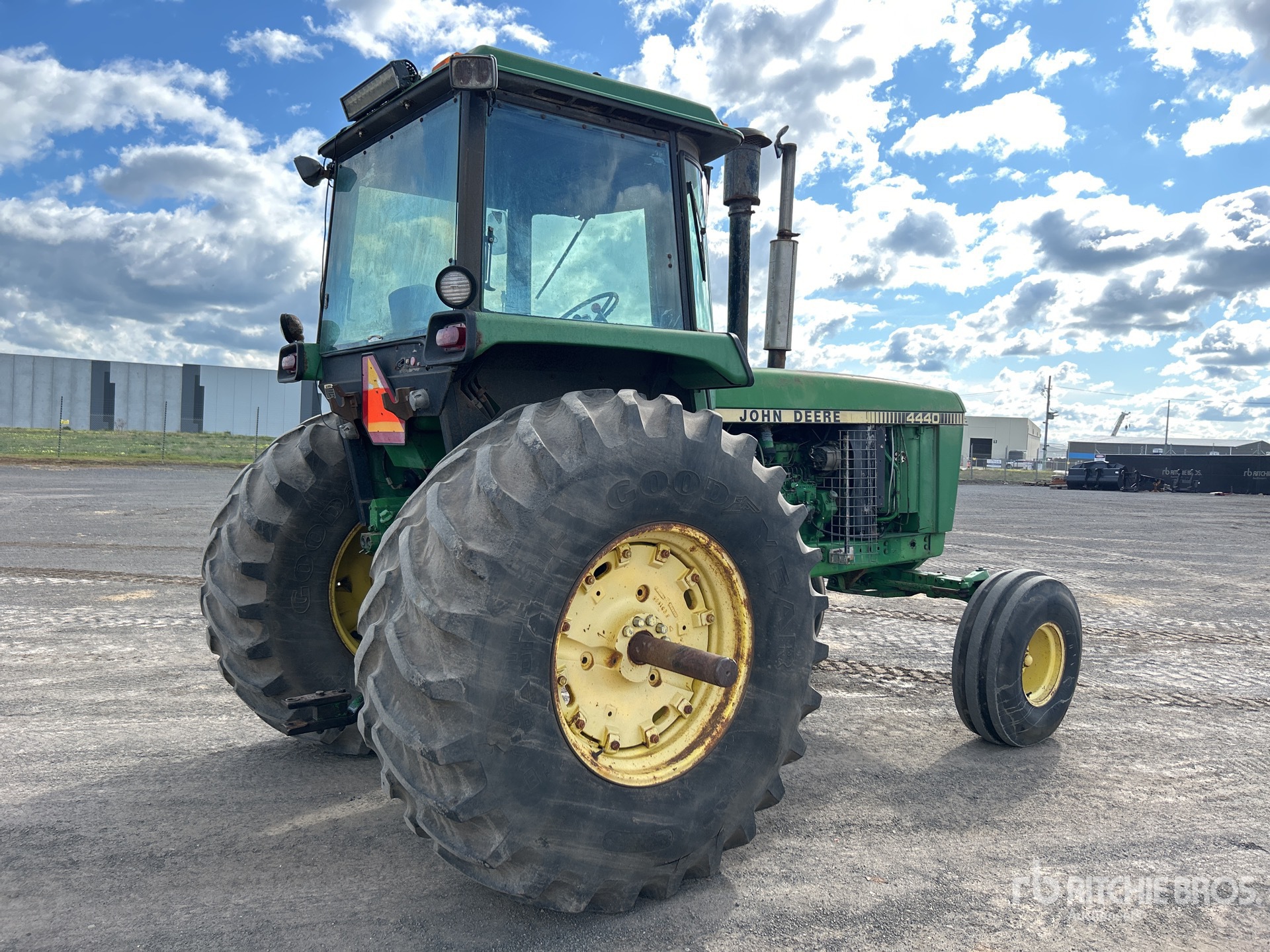 General Appearance with Picture, Right Rear Corner