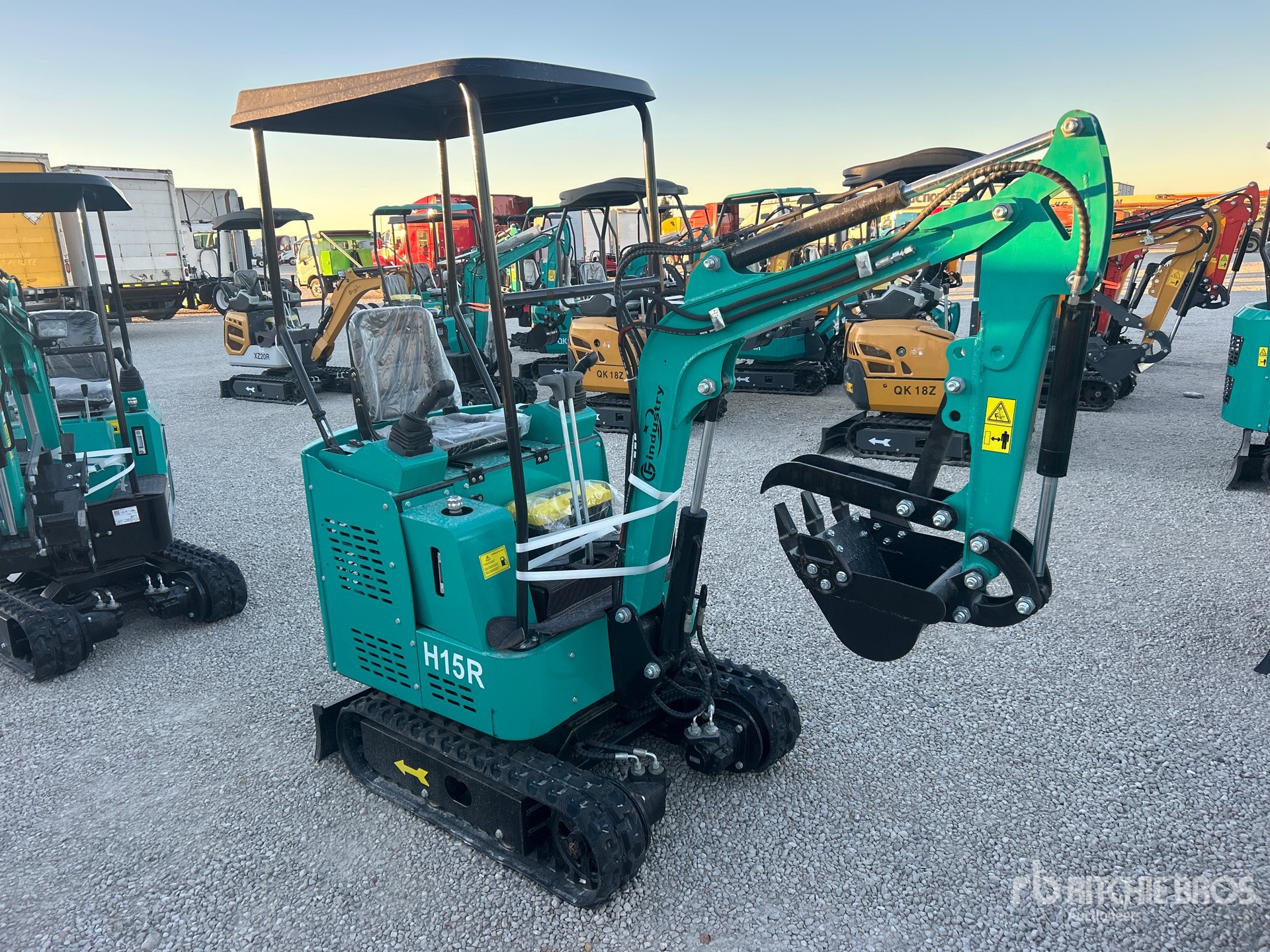 General Appearance with Picture, Right Front Corner