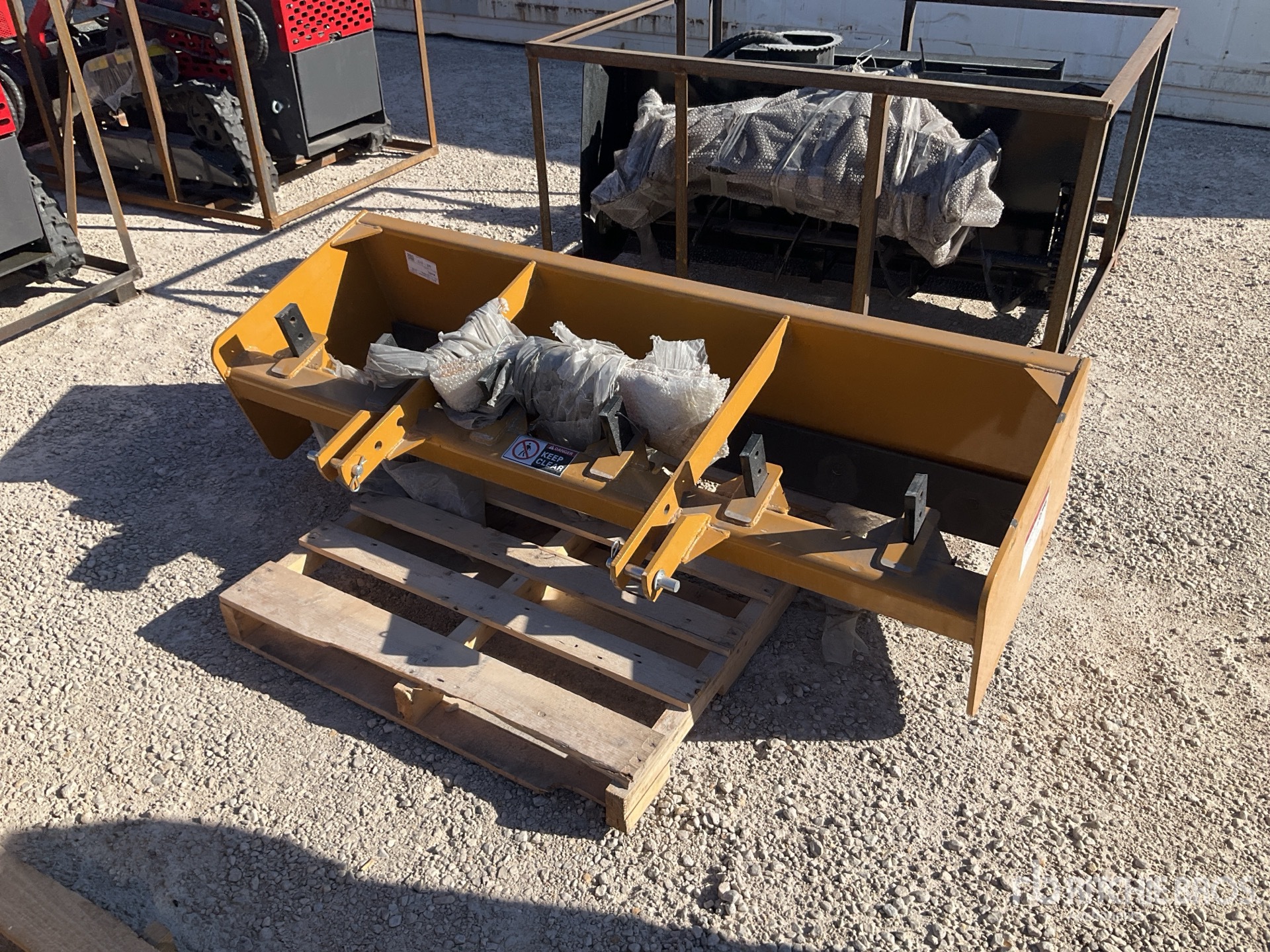 General Appearance with Featured Photo