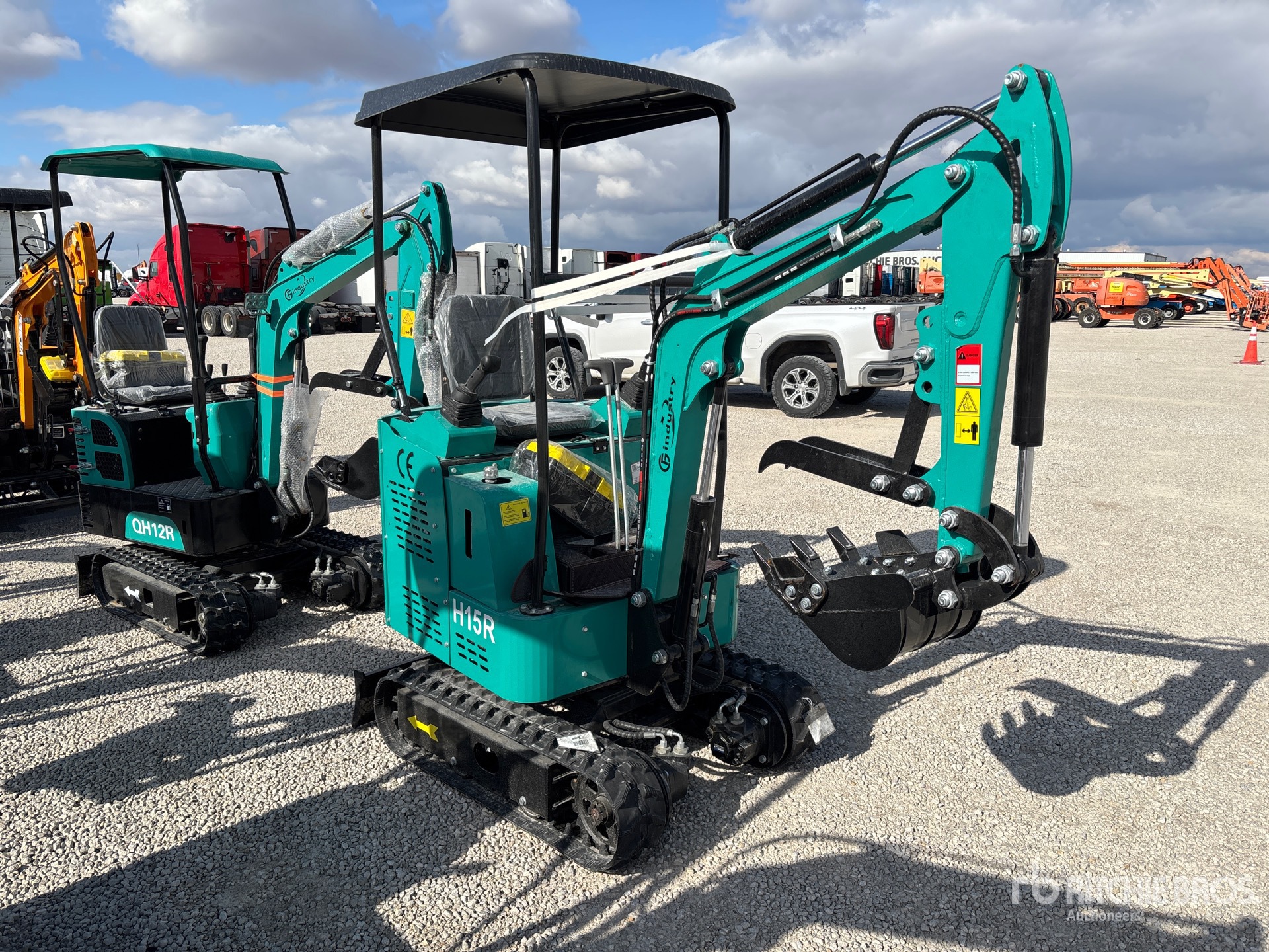 General Appearance with Picture, Right Front Corner