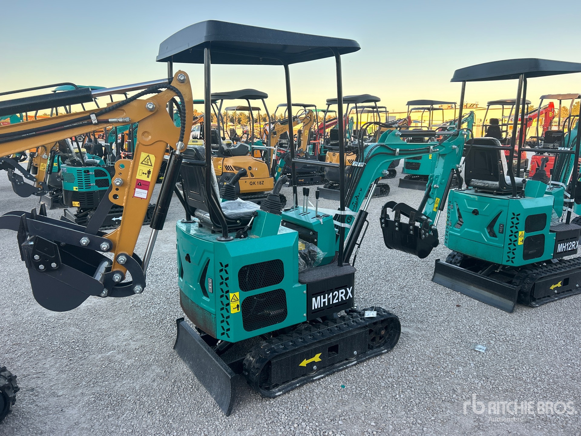 General Appearance with Foto, angolo anteriore sinistro