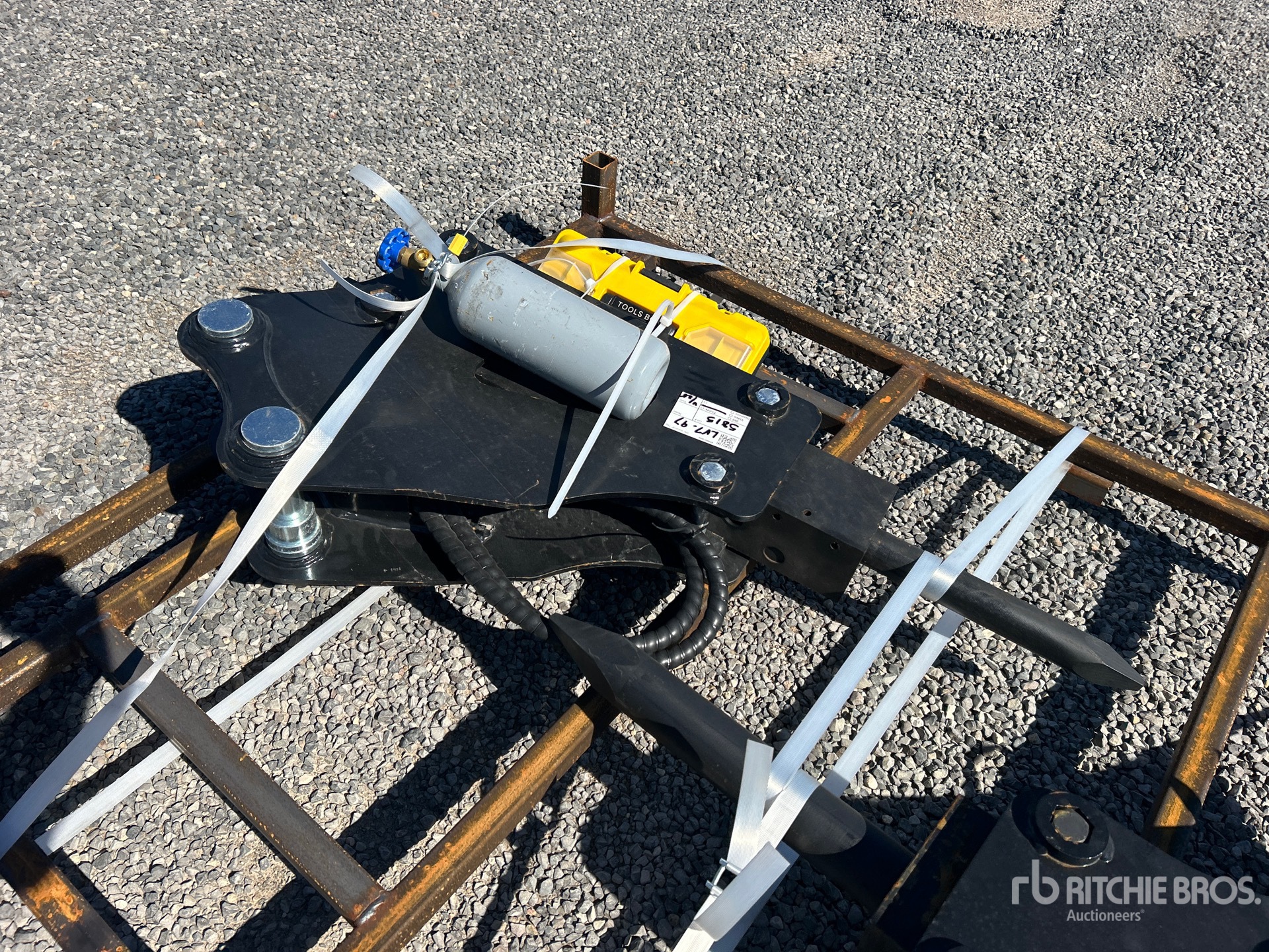 General Appearance with Bild, Ecke vorne links