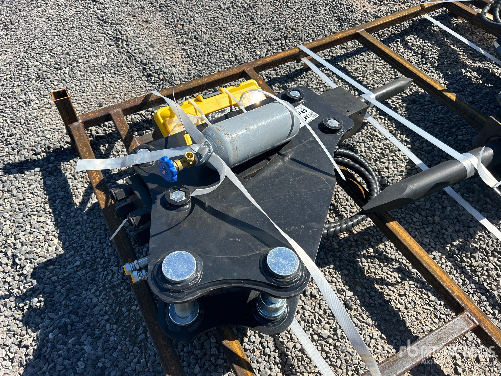 General Appearance with Bild, Ecke vorne rechts