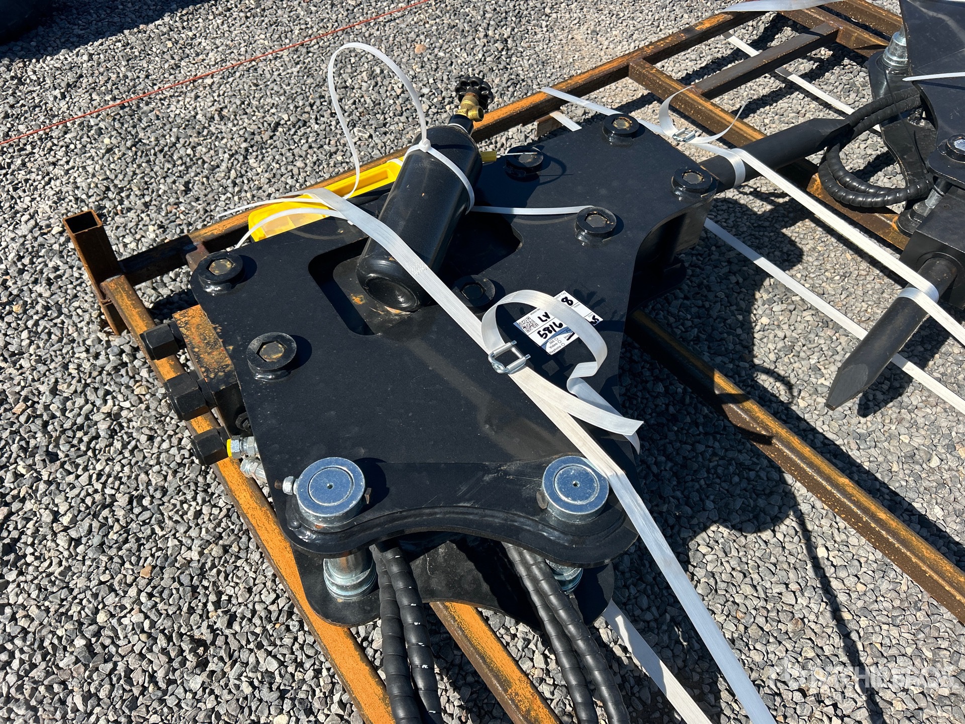 General Appearance with Bild, Ecke vorne rechts