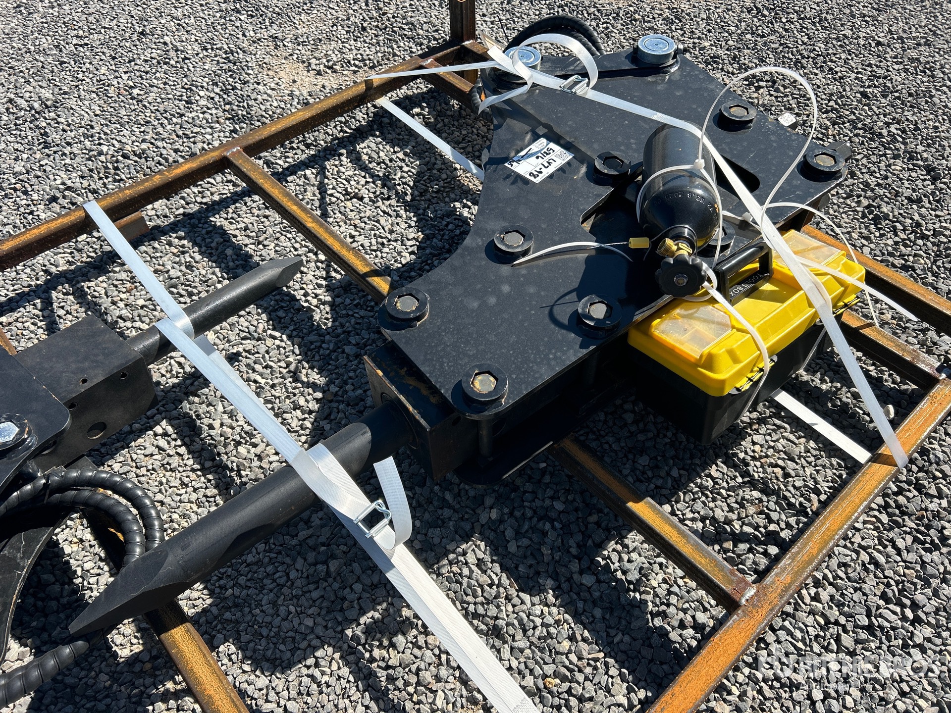 General Appearance with Bild, Ecke hinten links