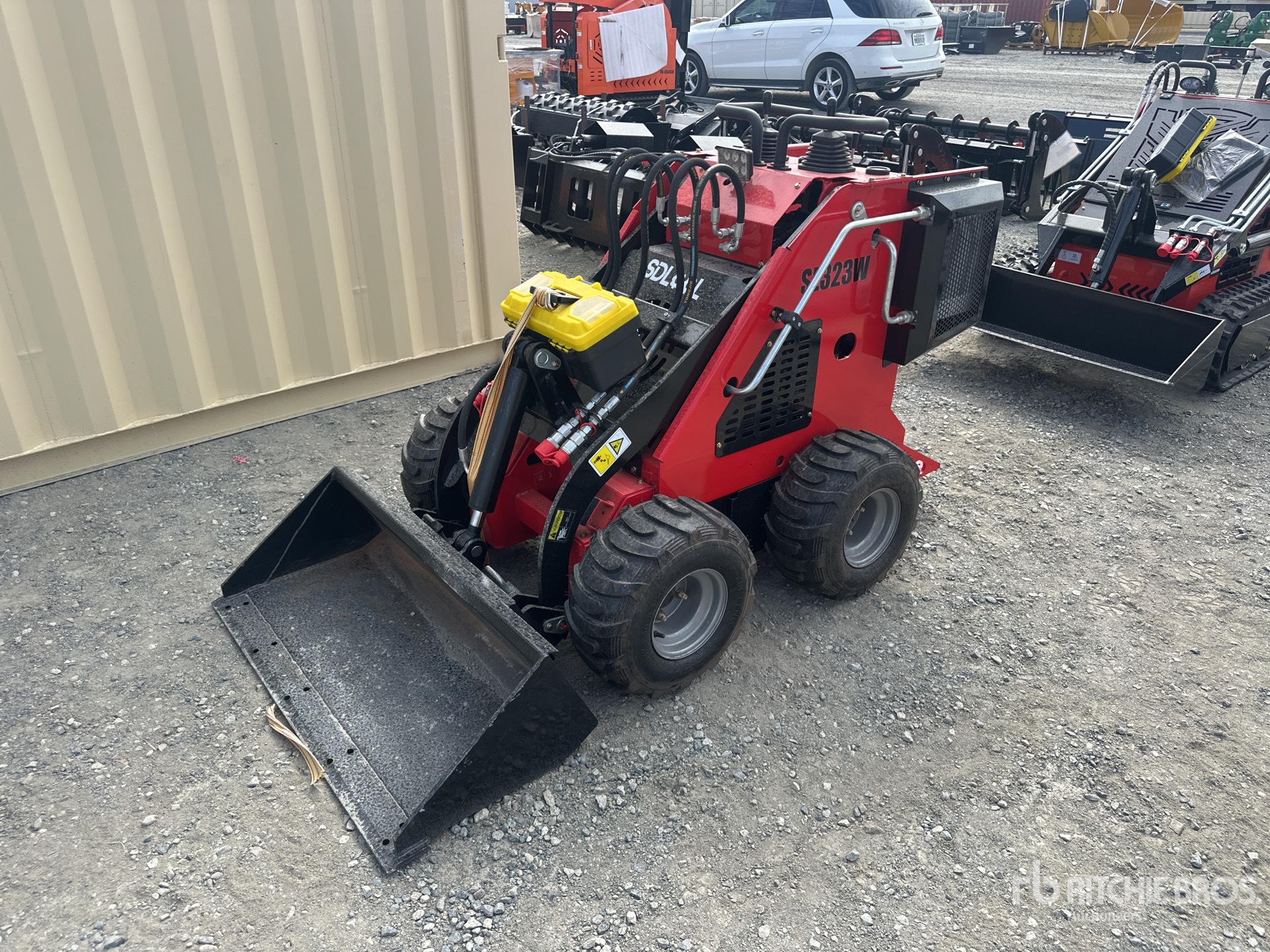 MINI CARGADOR SOBRE RUEDAS 2025 SDLOOL SL323W