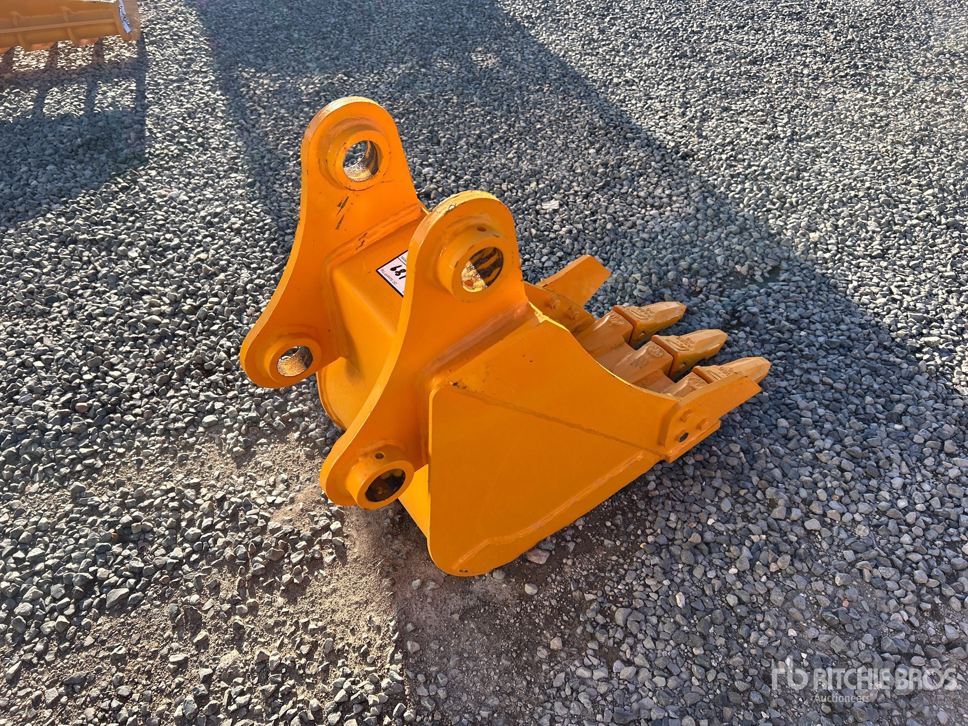 General Appearance with Foto, angolo anteriore sinistro