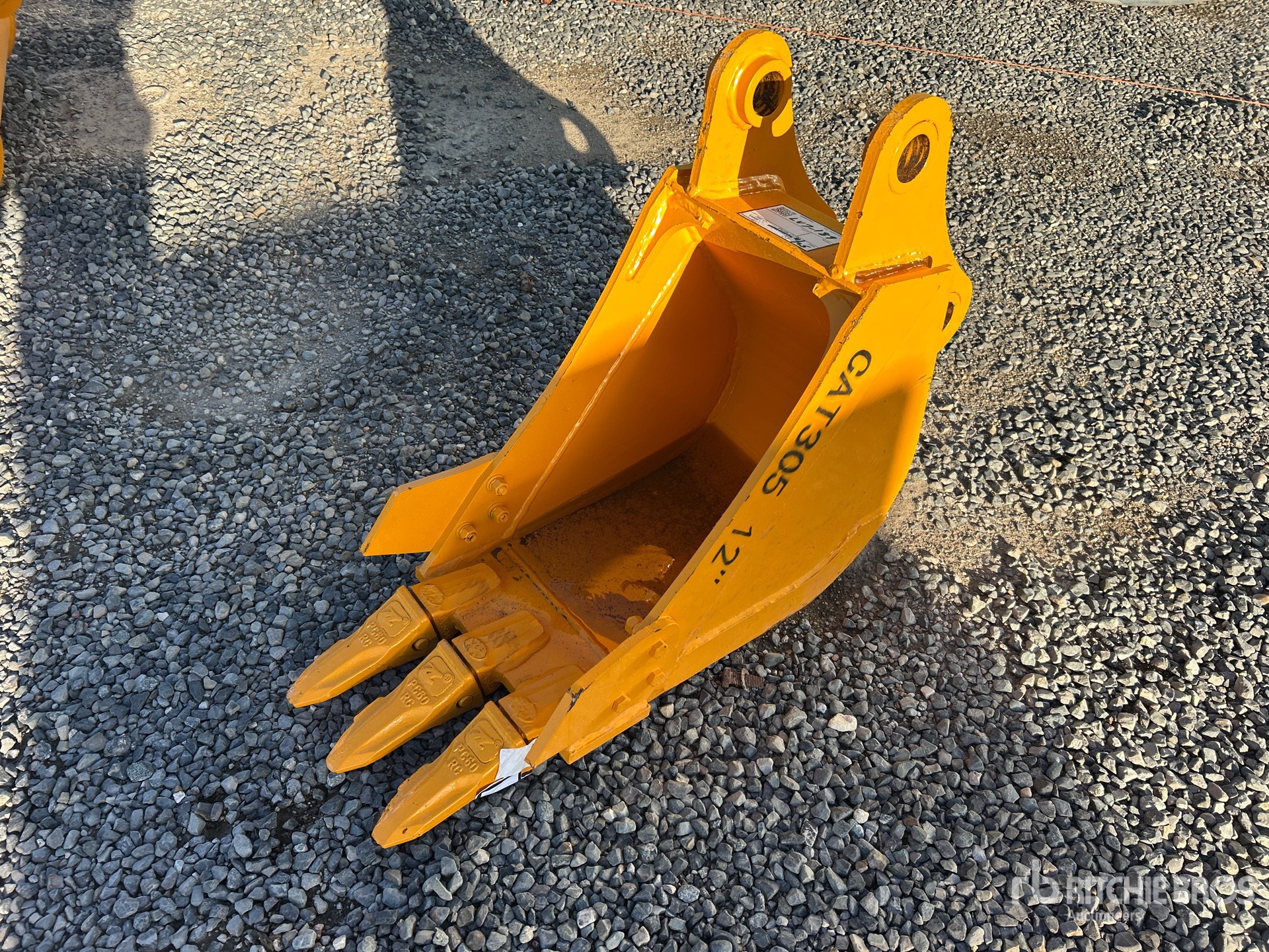 General Appearance with Foto, angolo anteriore sinistro