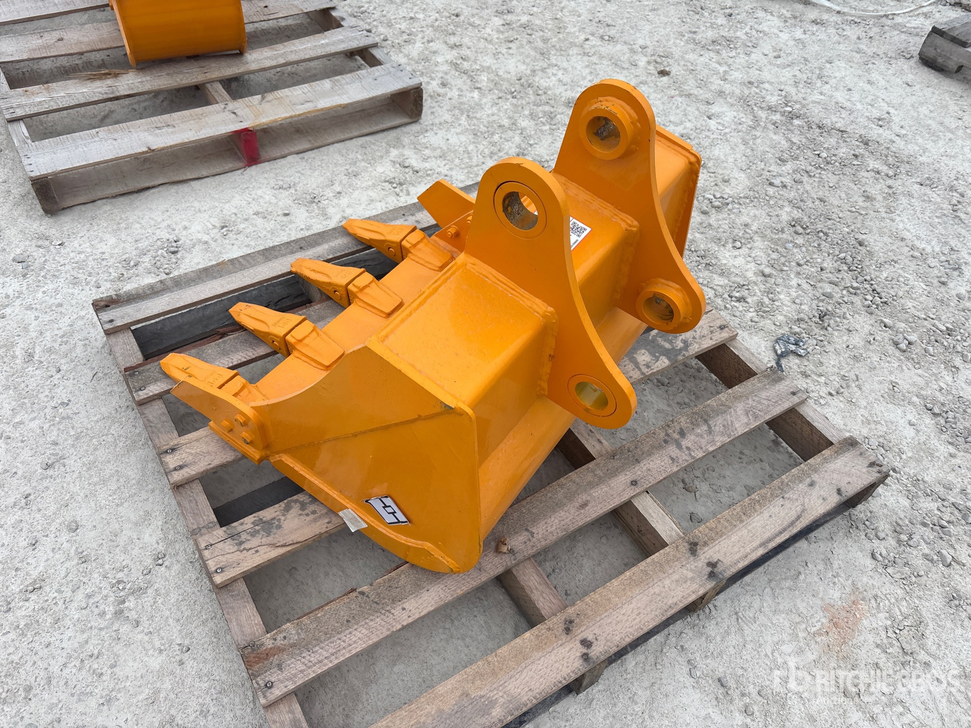 General Appearance with Foto, angolo posteriore sinistro