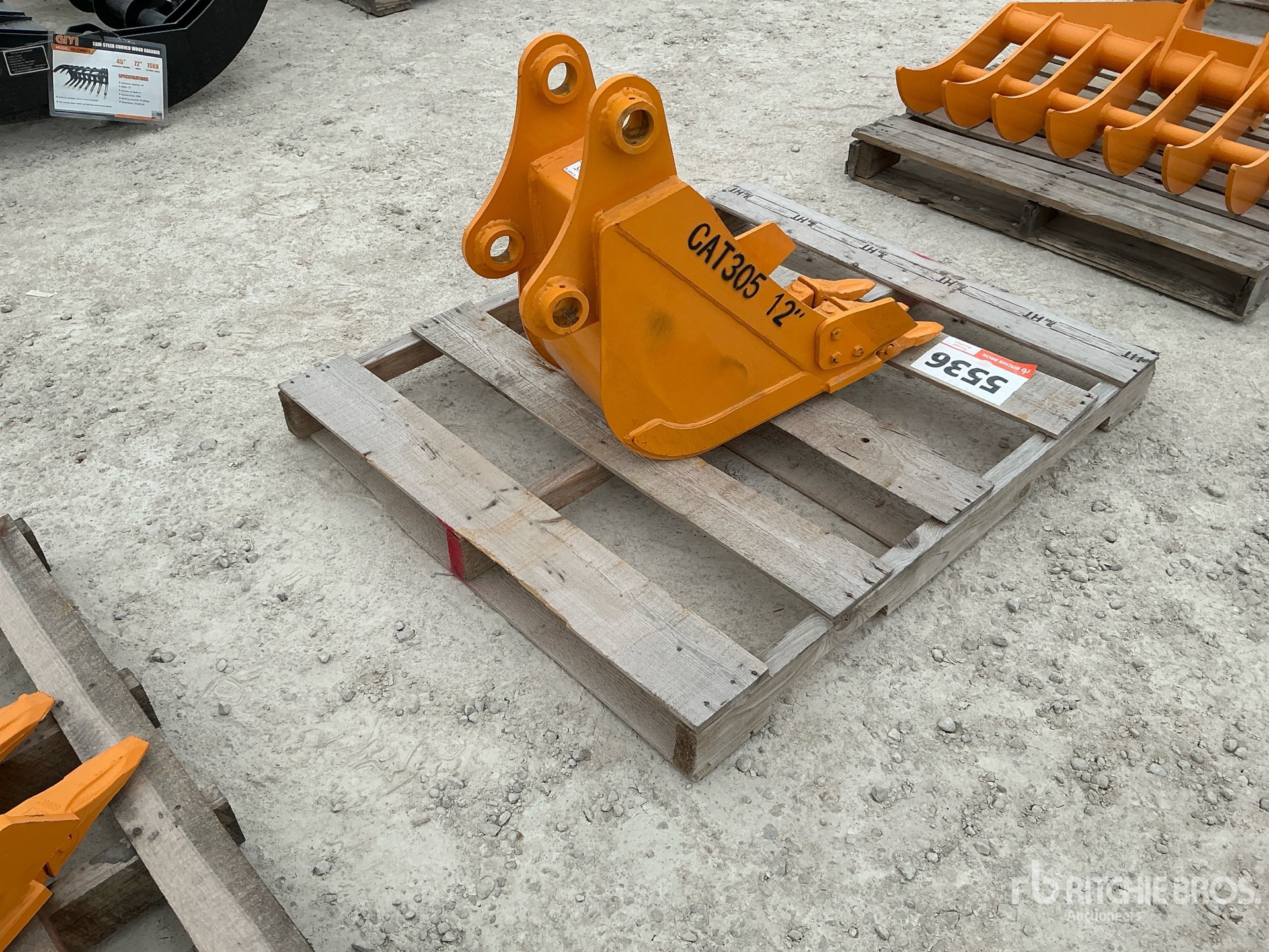 General Appearance with Foto, angolo anteriore sinistro