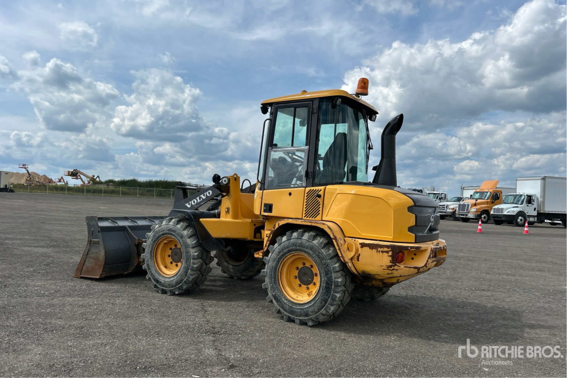 General Appearance with Picture, Left Rear Corner