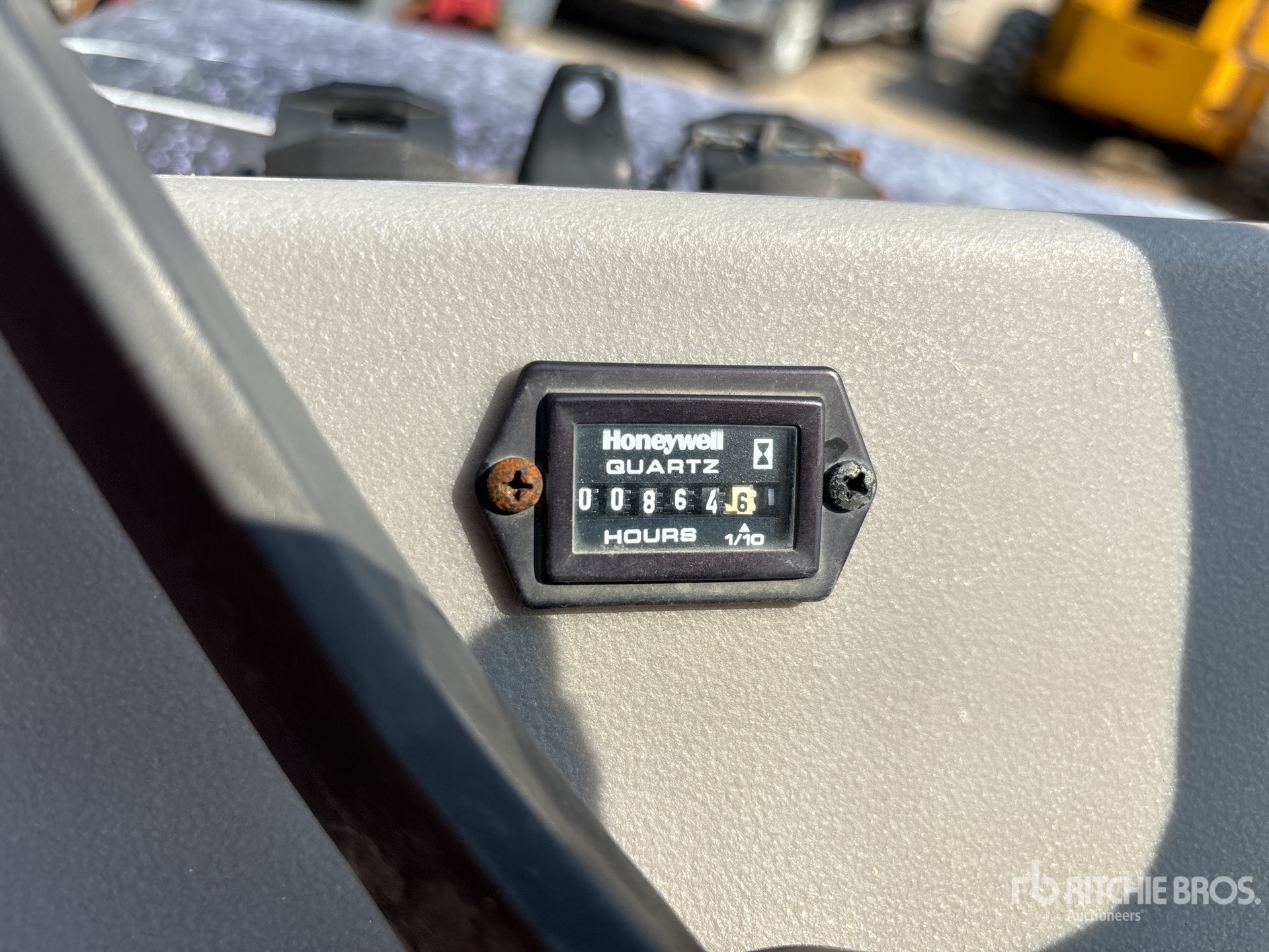 General Appearance with Hour Meter / Odometer