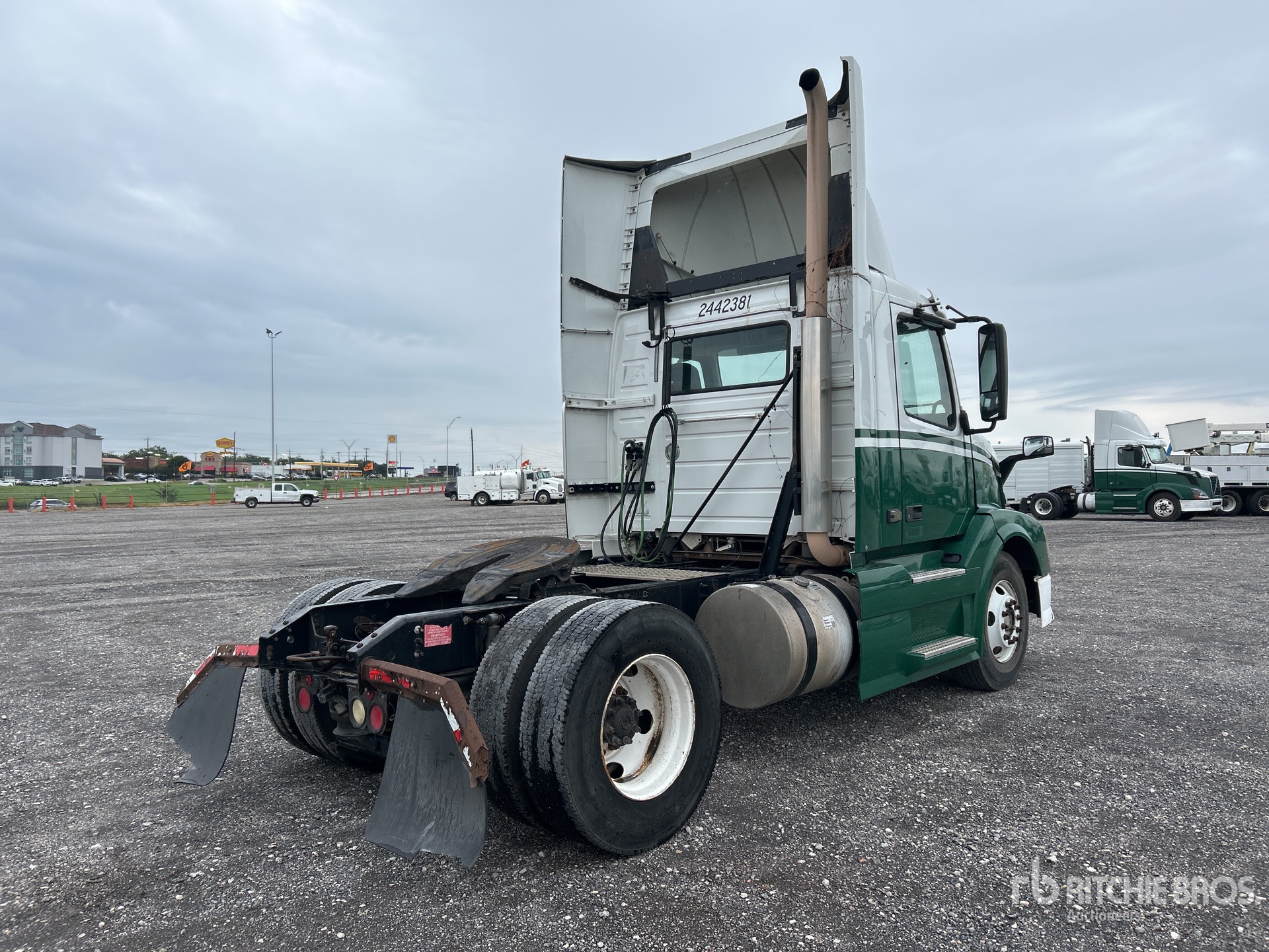 General Appearance with Picture, Right Rear Corner