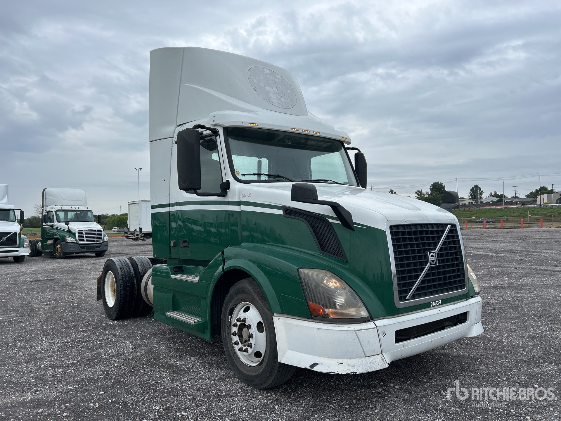 General Appearance with Picture, Right Front Corner