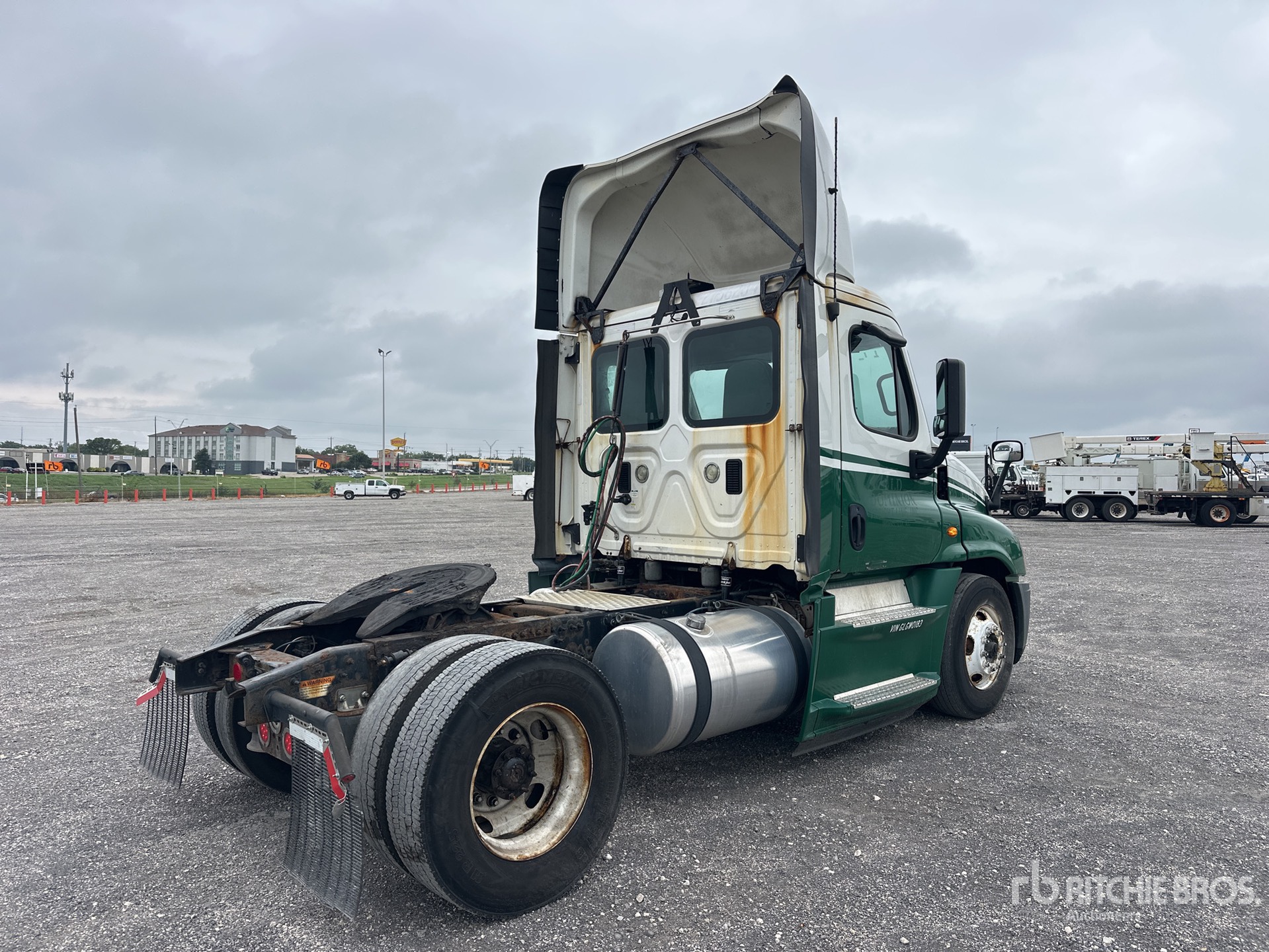General Appearance with Picture, Right Rear Corner