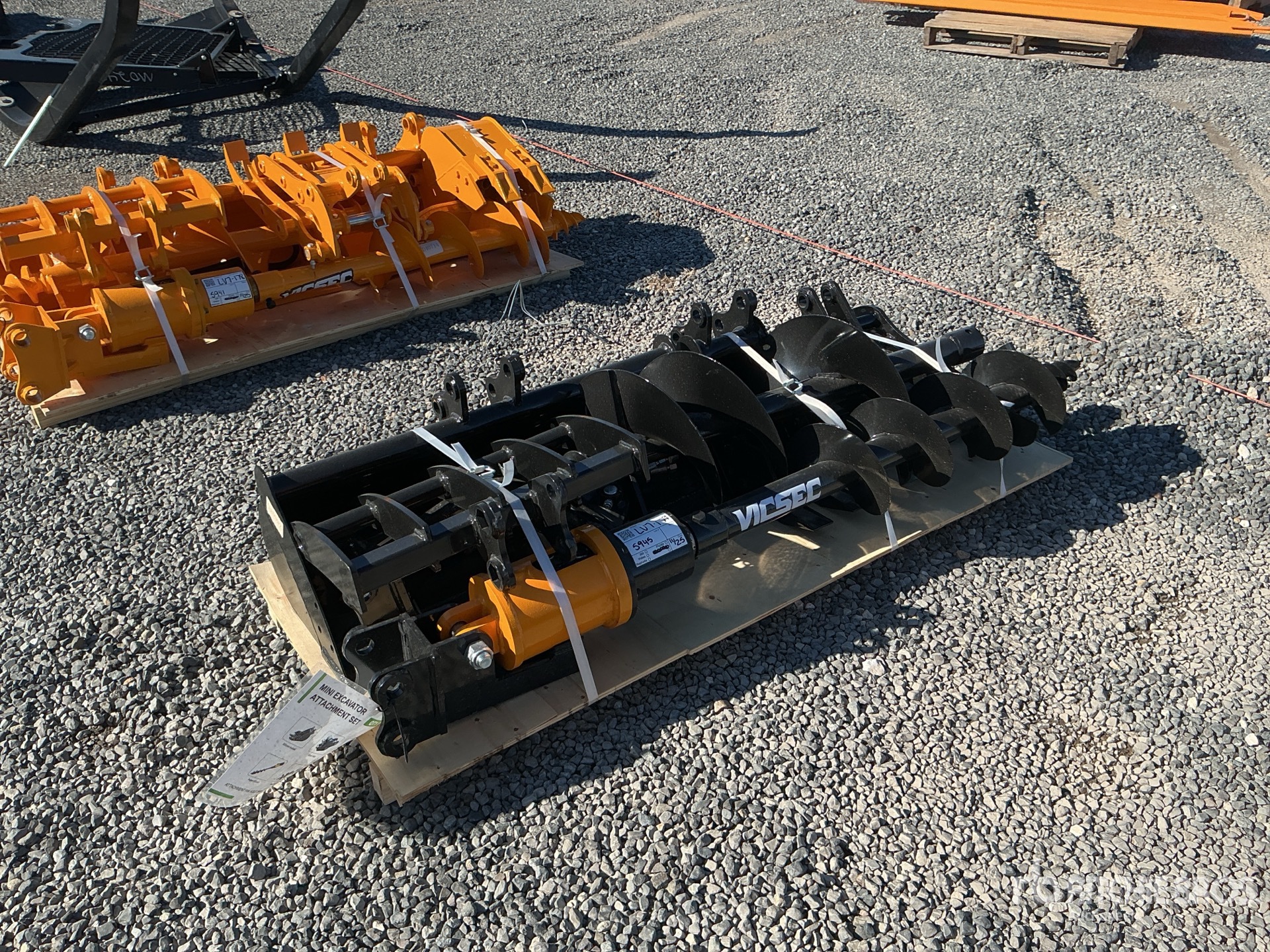 General Appearance with Foto, angolo posteriore sinistro