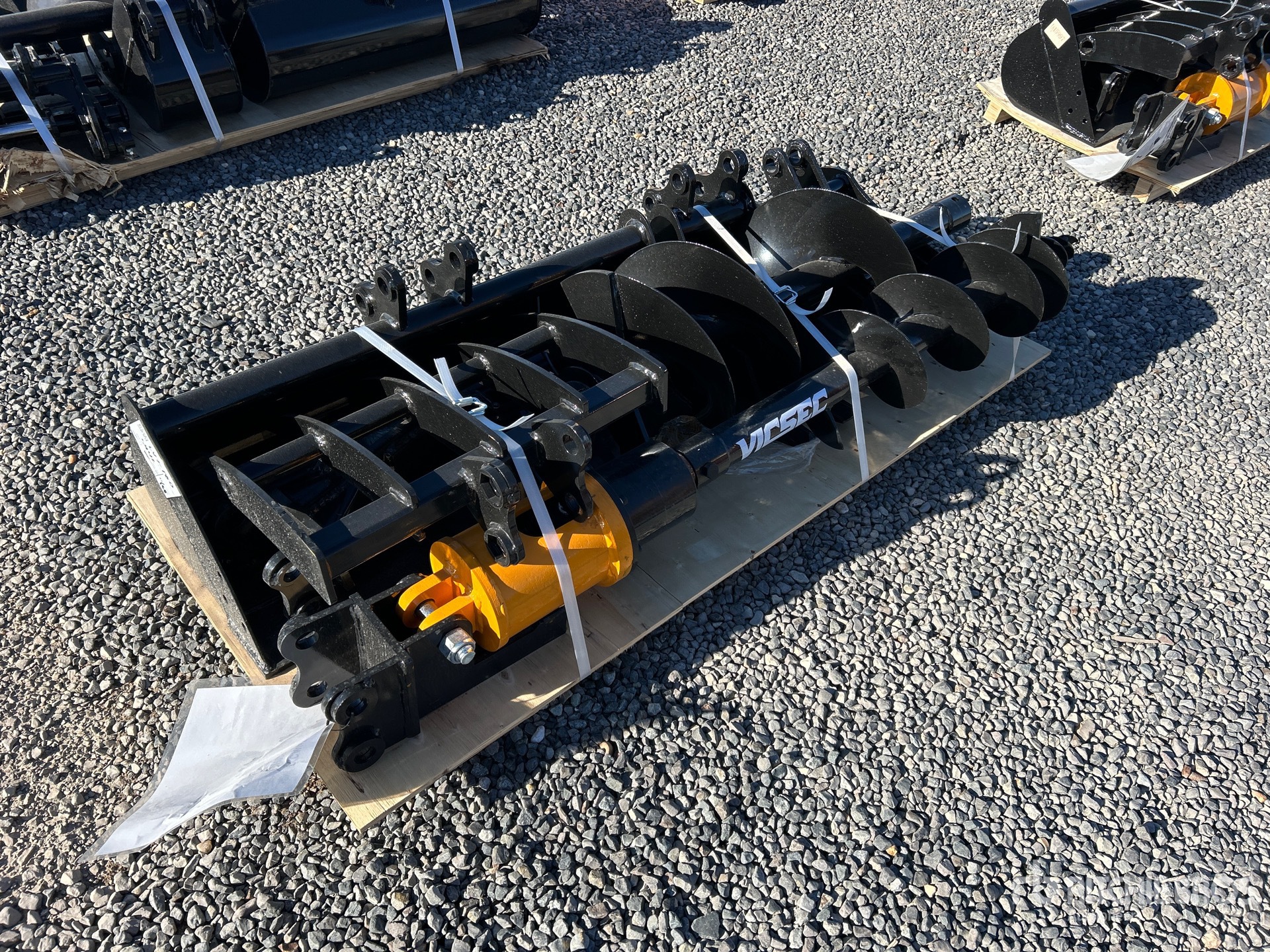 General Appearance with Foto, angolo posteriore sinistro