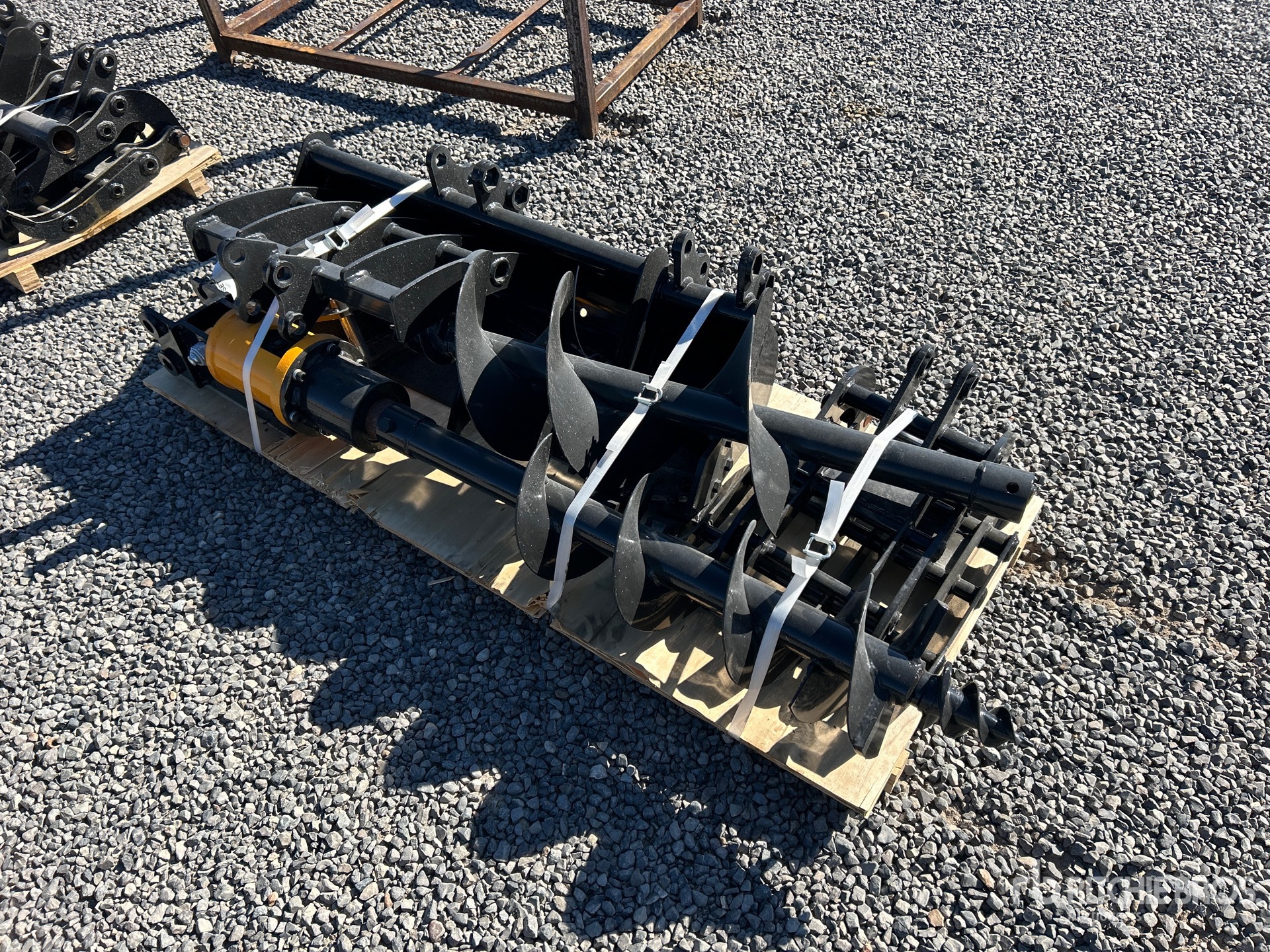 General Appearance with Foto, angolo posteriore sinistro