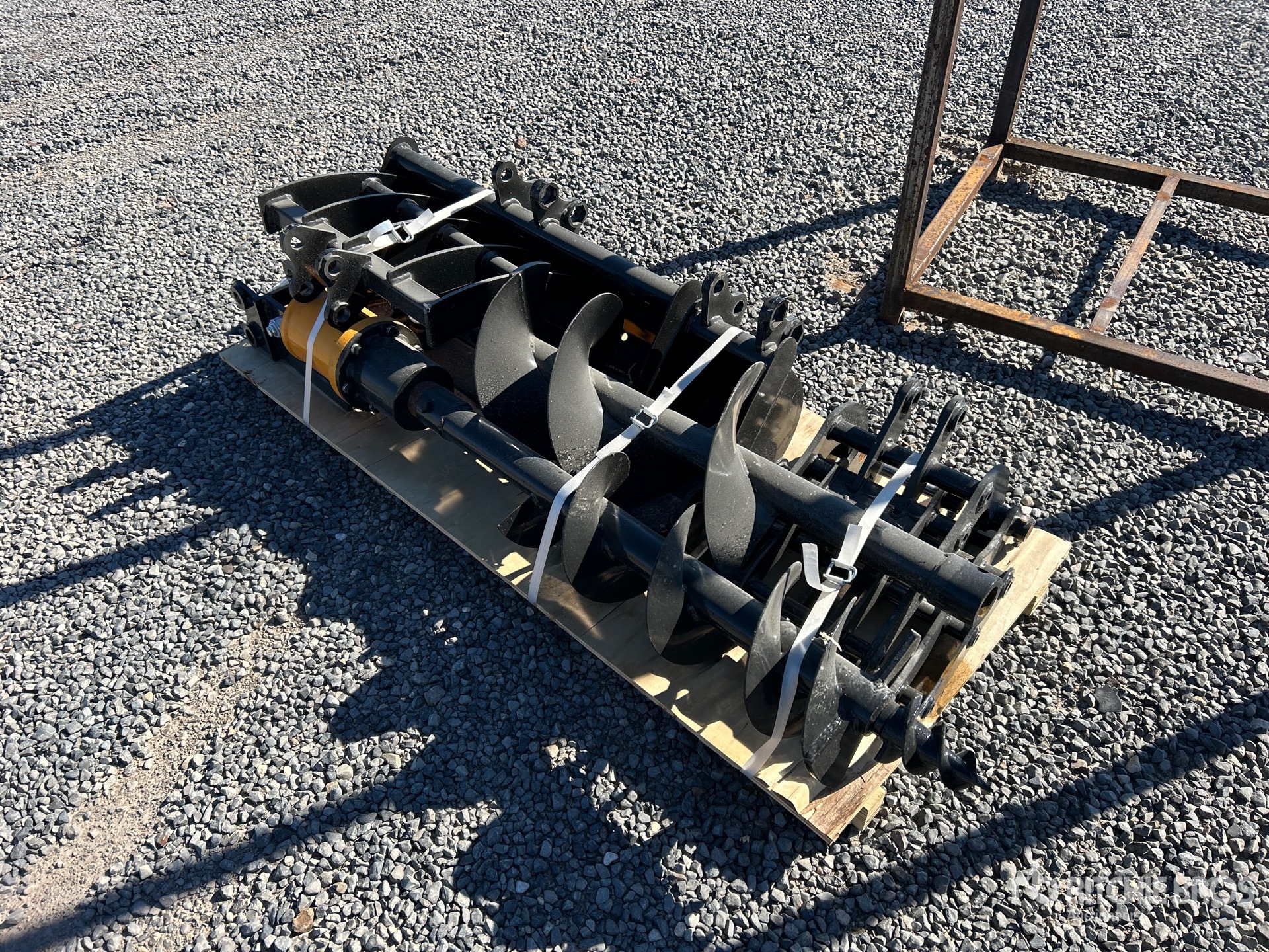 General Appearance with Foto, angolo posteriore sinistro