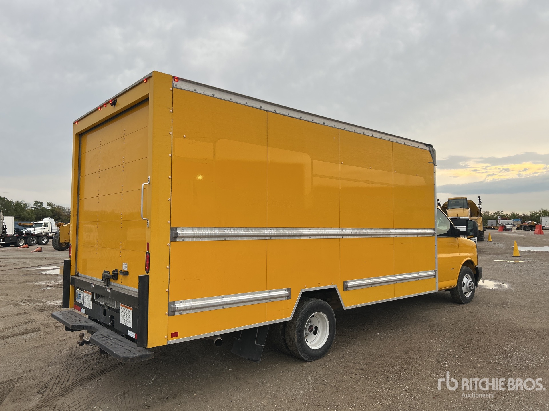 General Appearance with Picture, Right Rear Corner