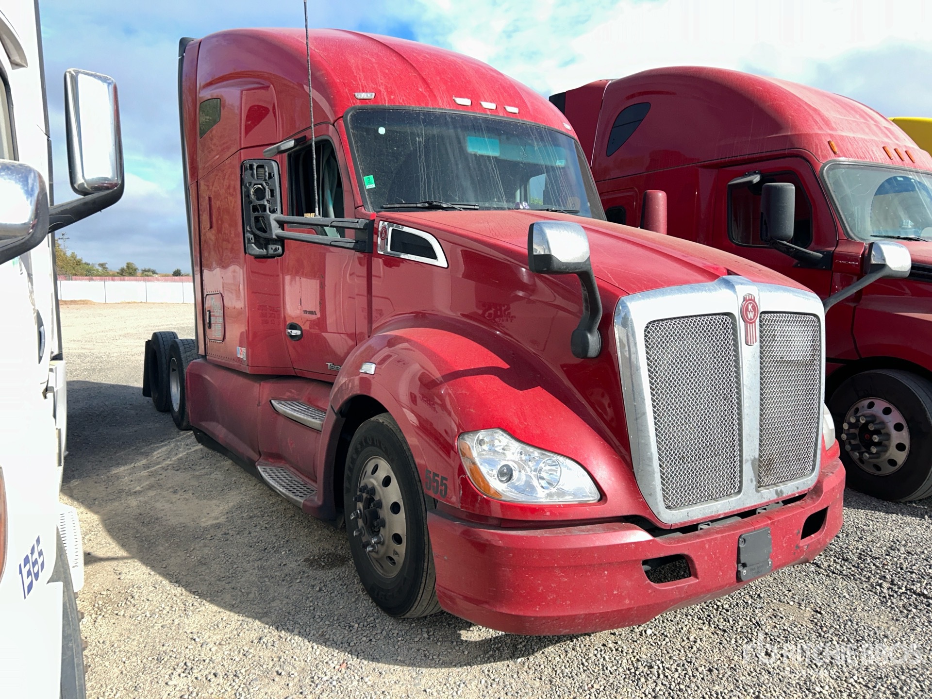 General Appearance with Picture, Right Front Corner