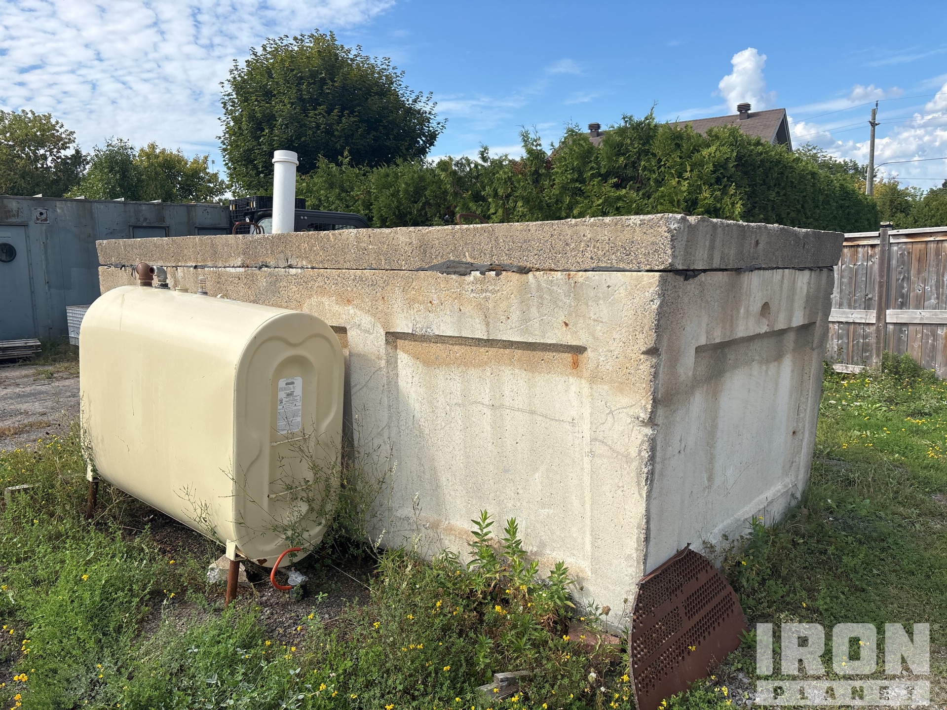 Aspect général with Image, coin arrière gauche
