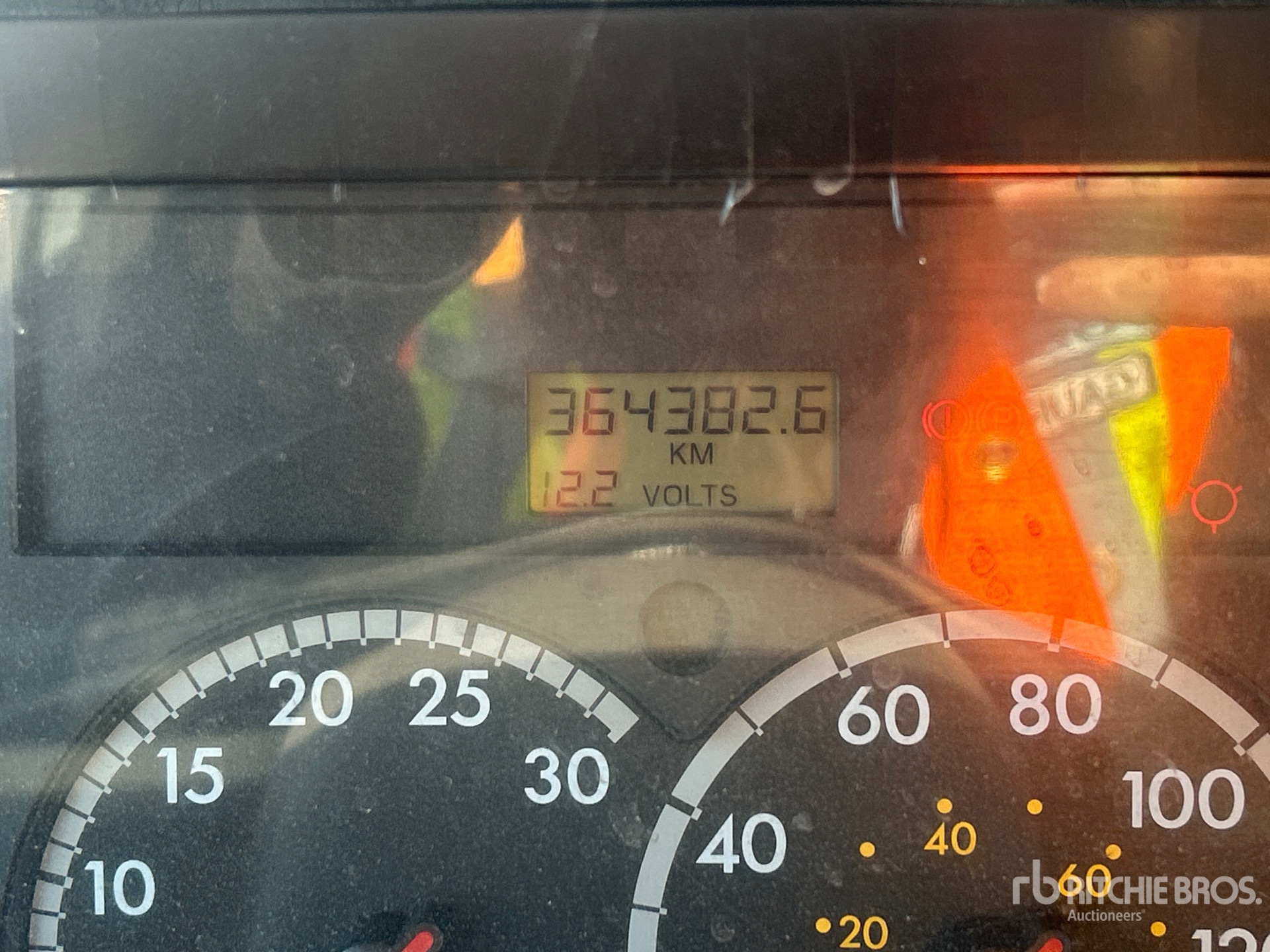 General Appearance with Hour Meter / Odometer