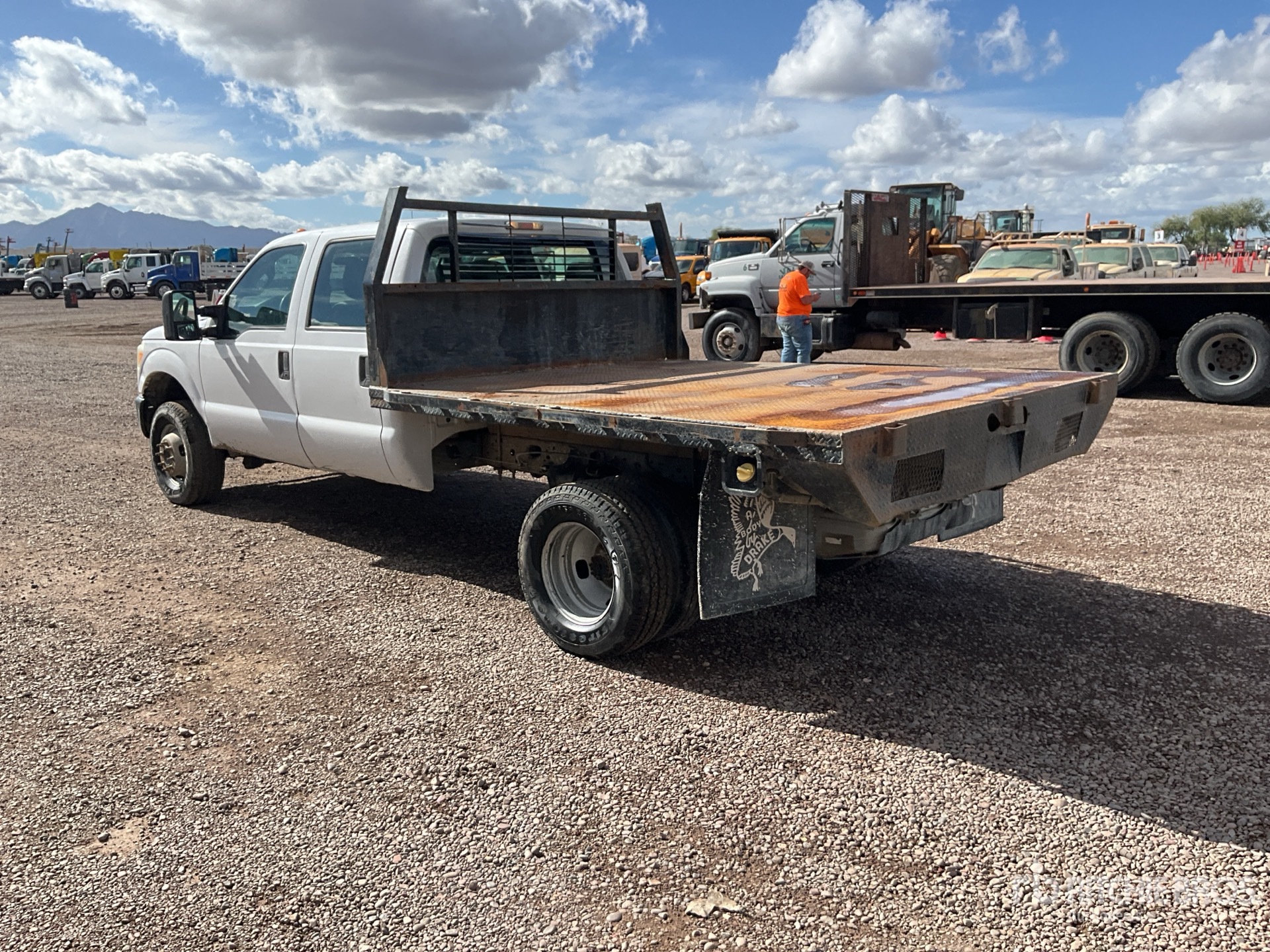 General Appearance with Imagen: esquina trasera izquierda