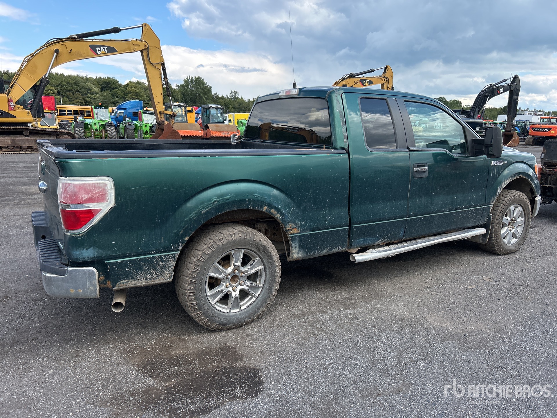 General Appearance with Picture, Right Rear Corner