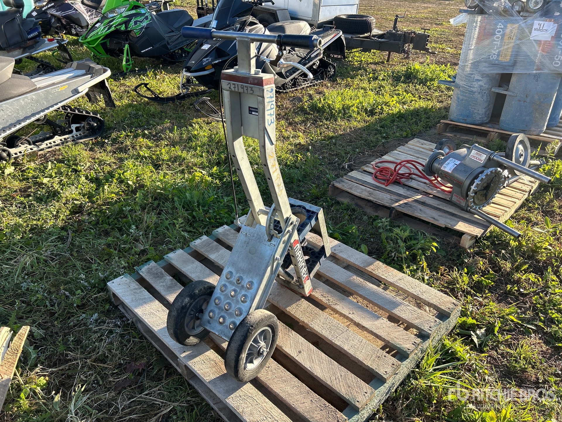 General Appearance with Picture, Right Rear Corner