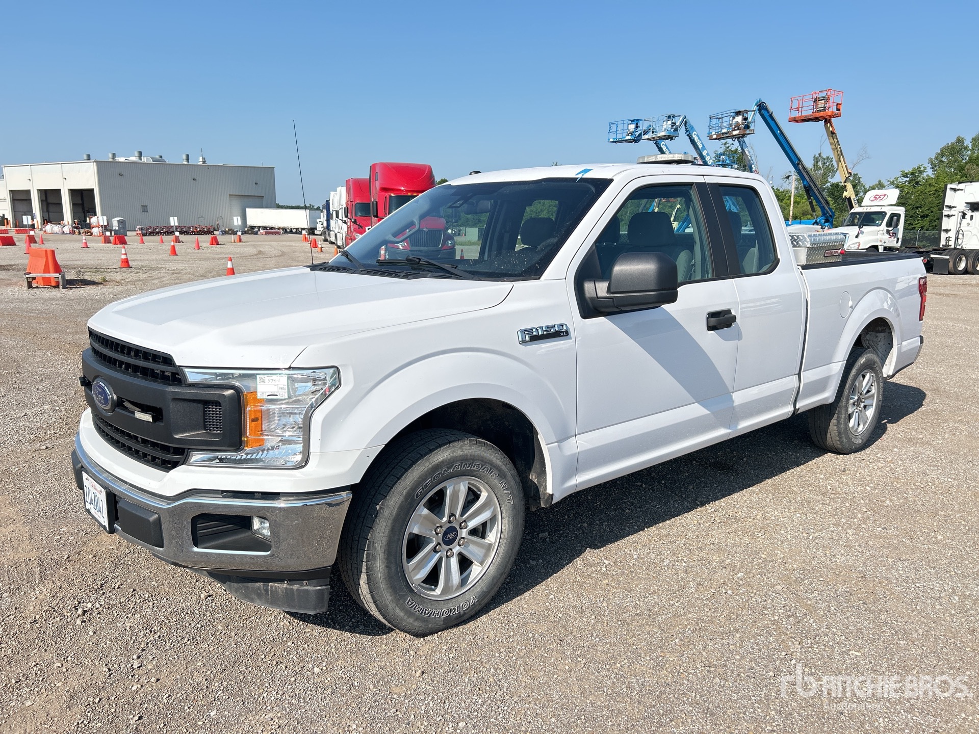 General Appearance with Picture, Left Front Corner