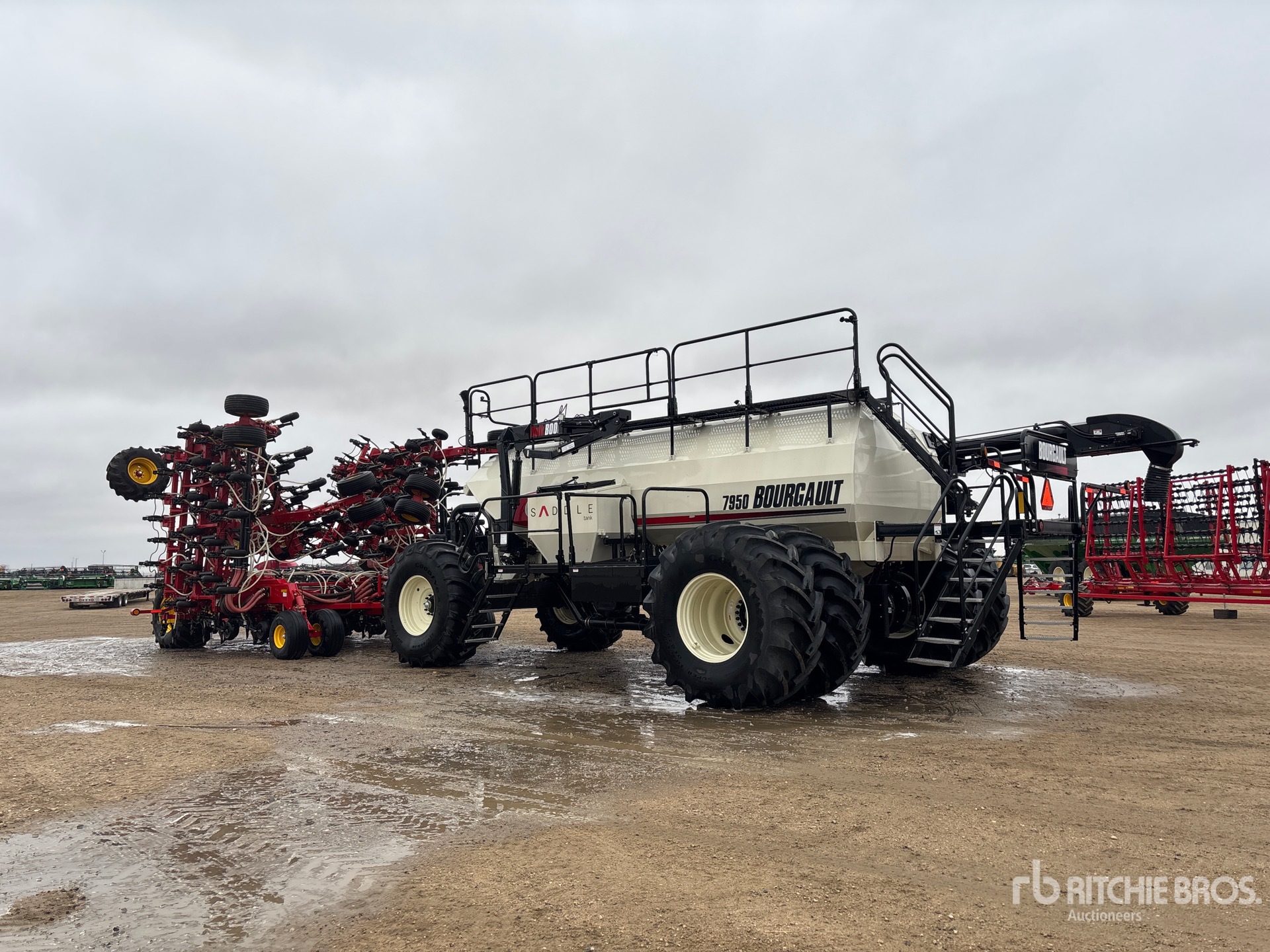 General Appearance with Bild, Ecke hinten links