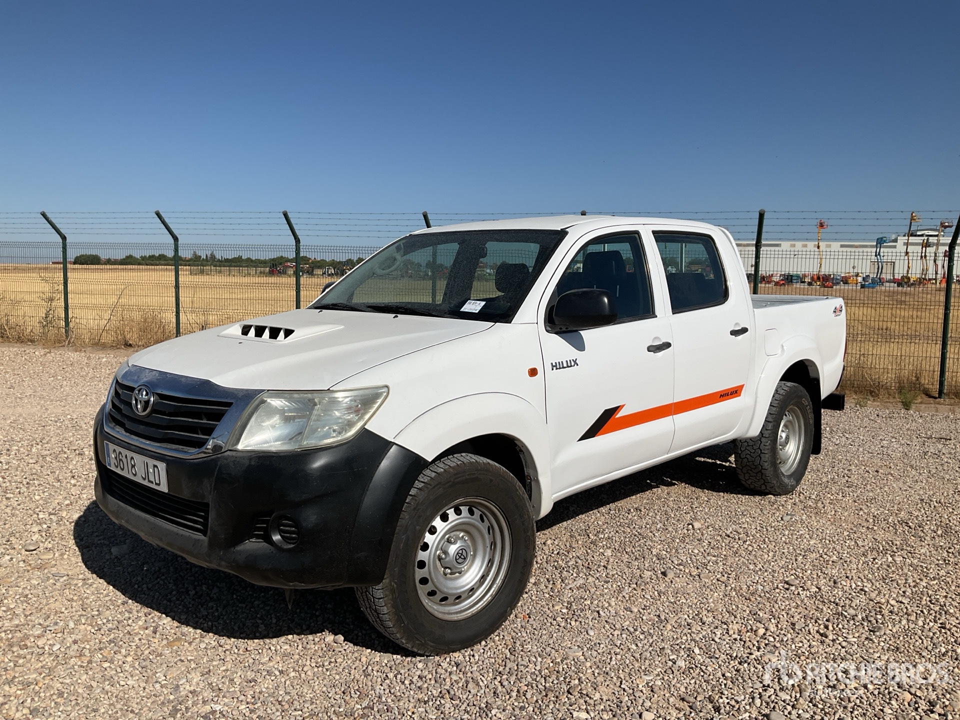 General Appearance with Picture, Left Front Corner