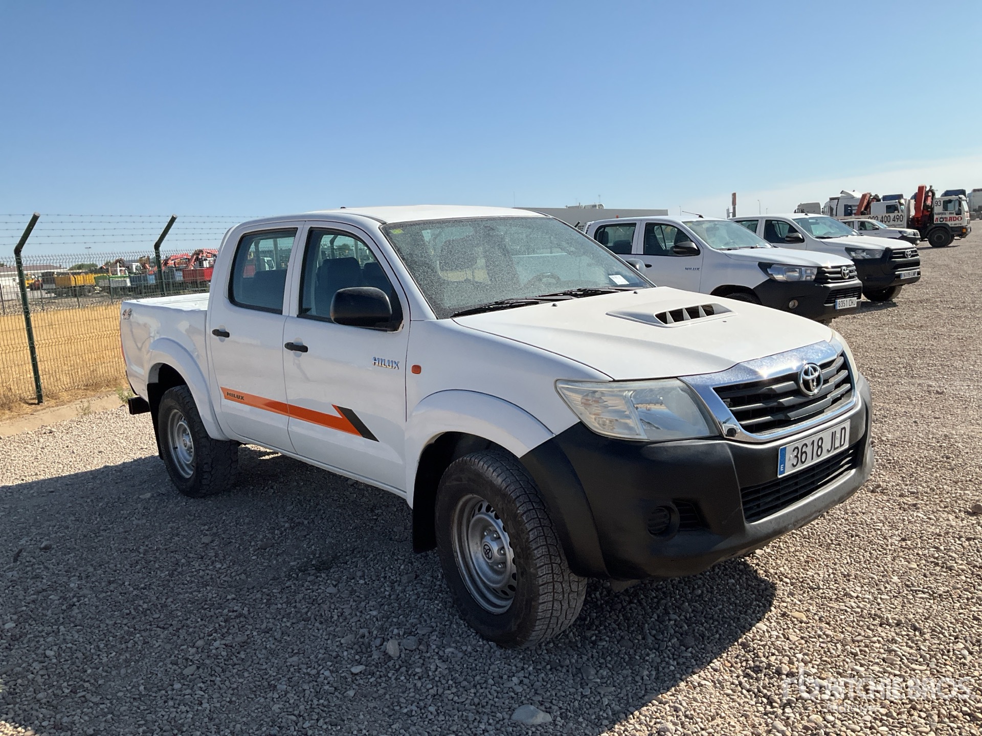 General Appearance with Picture, Right Front Corner
