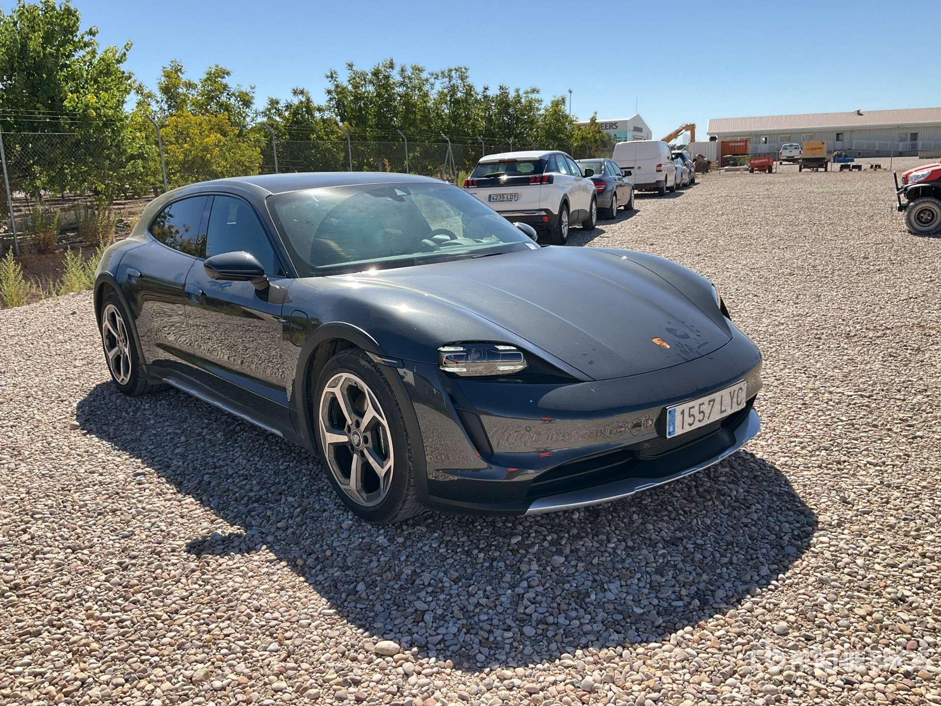 General Appearance with Picture, Right Front Corner