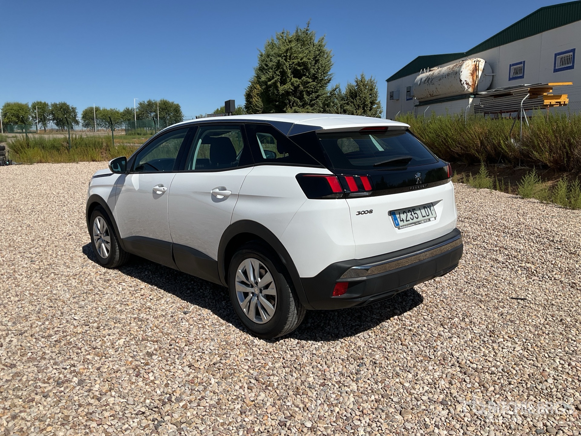 General Appearance with Picture, Left Rear Corner