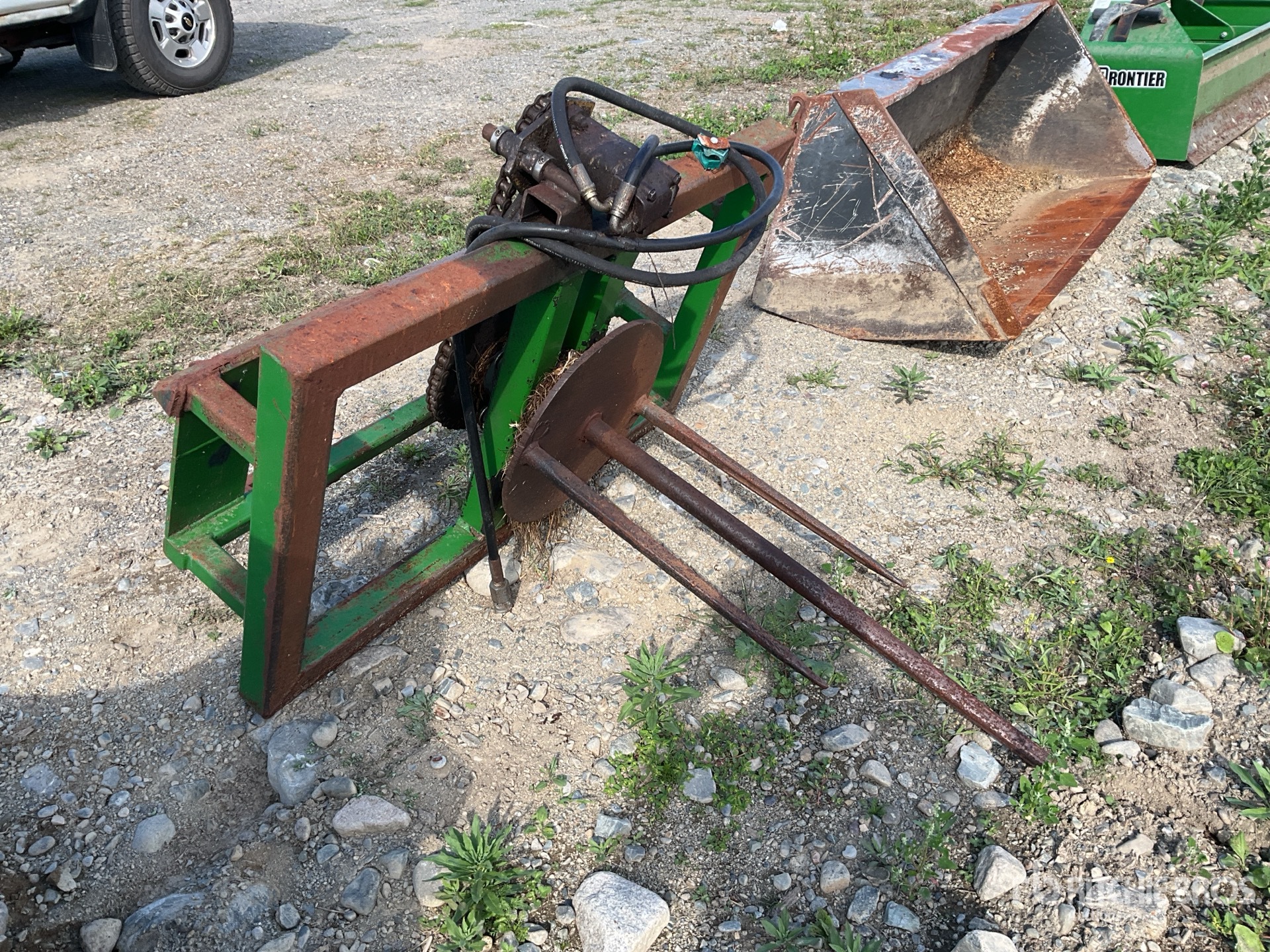 General Appearance with Picture, Right Front Corner