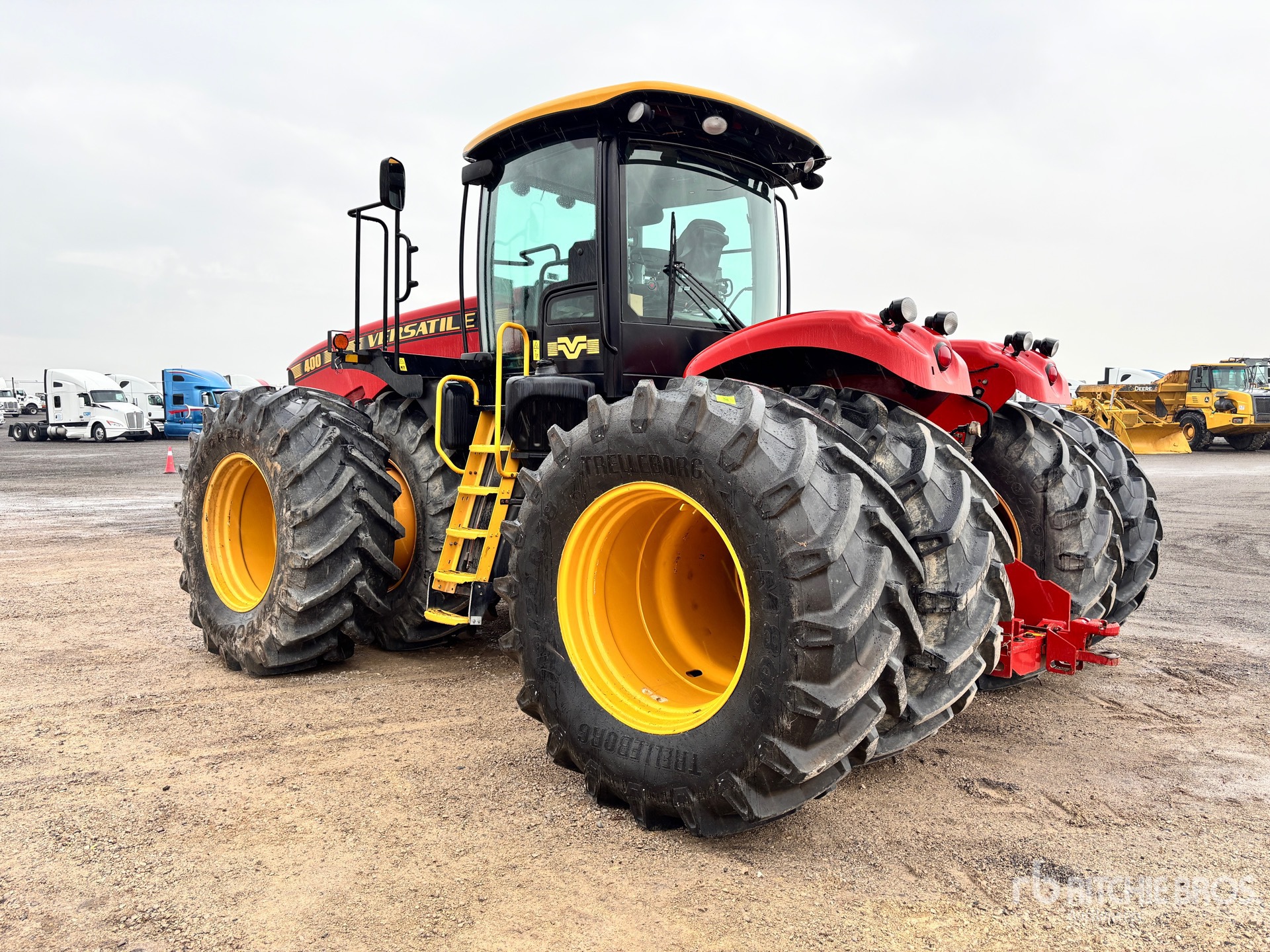 General Appearance with Foto, angolo posteriore sinistro