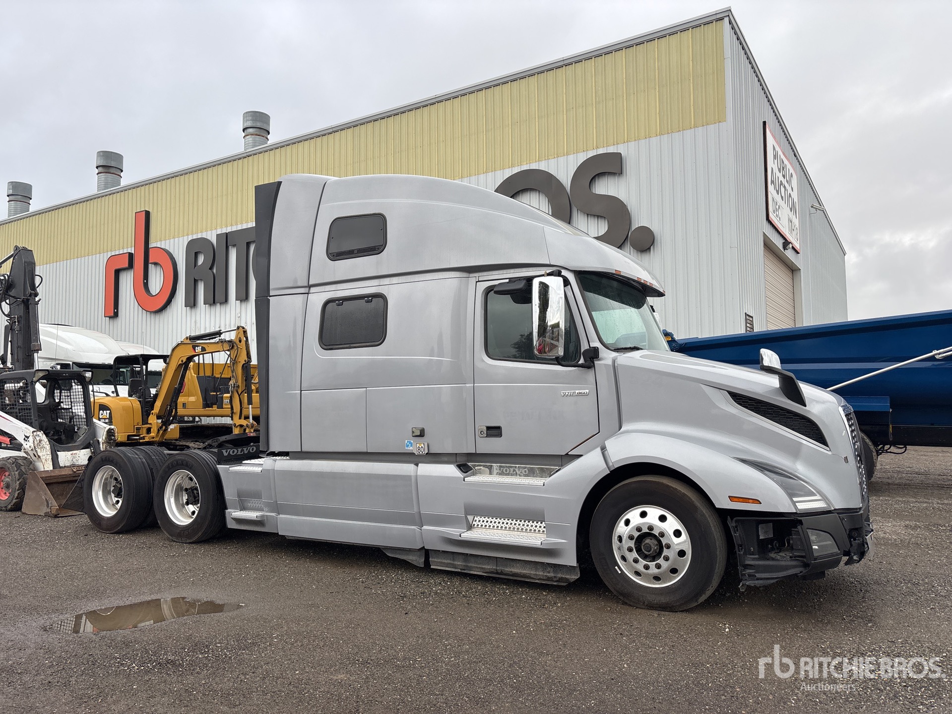 General Appearance with Picture, Right Front Corner