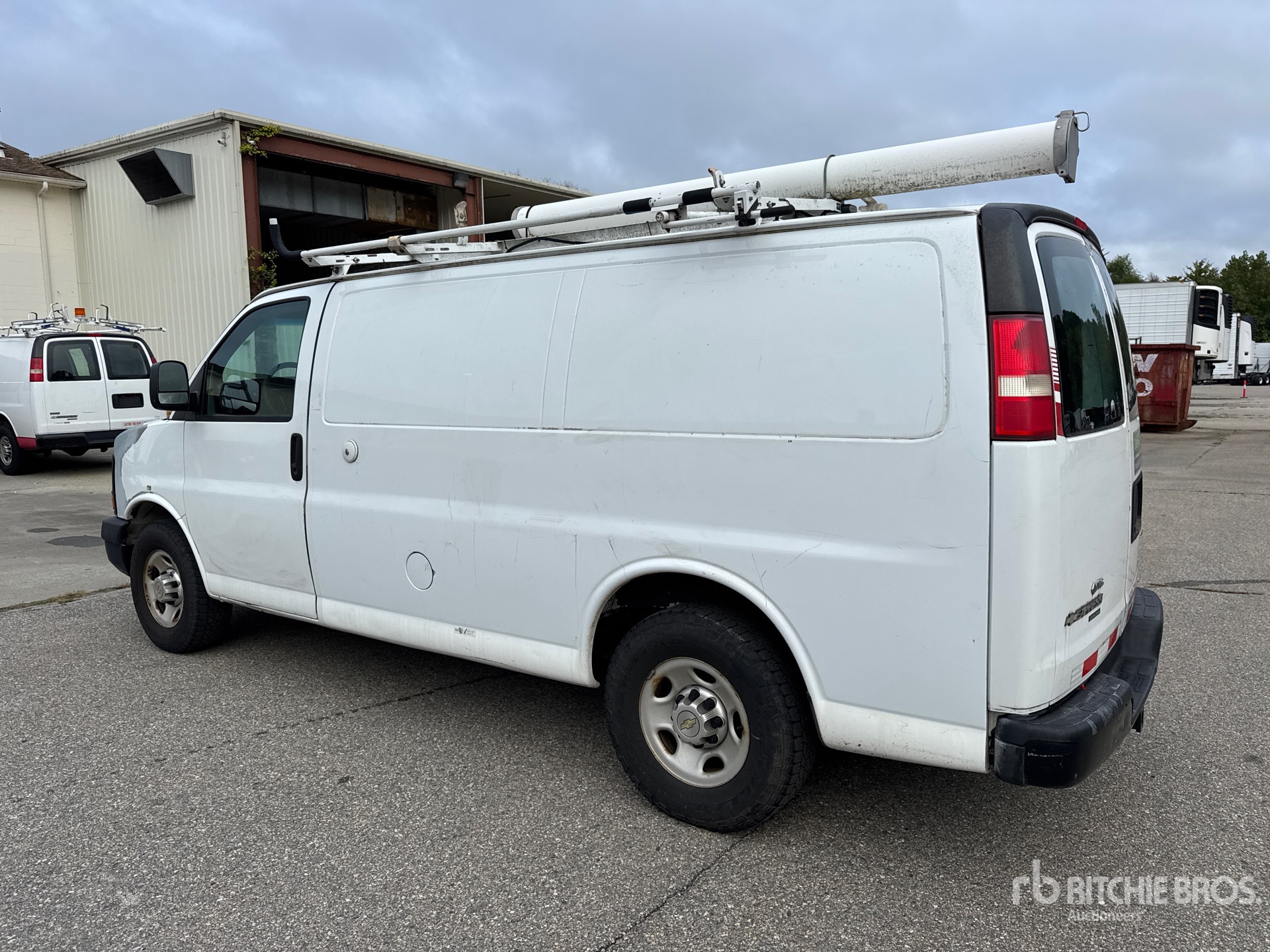 General Appearance with Picture, Left Rear Corner