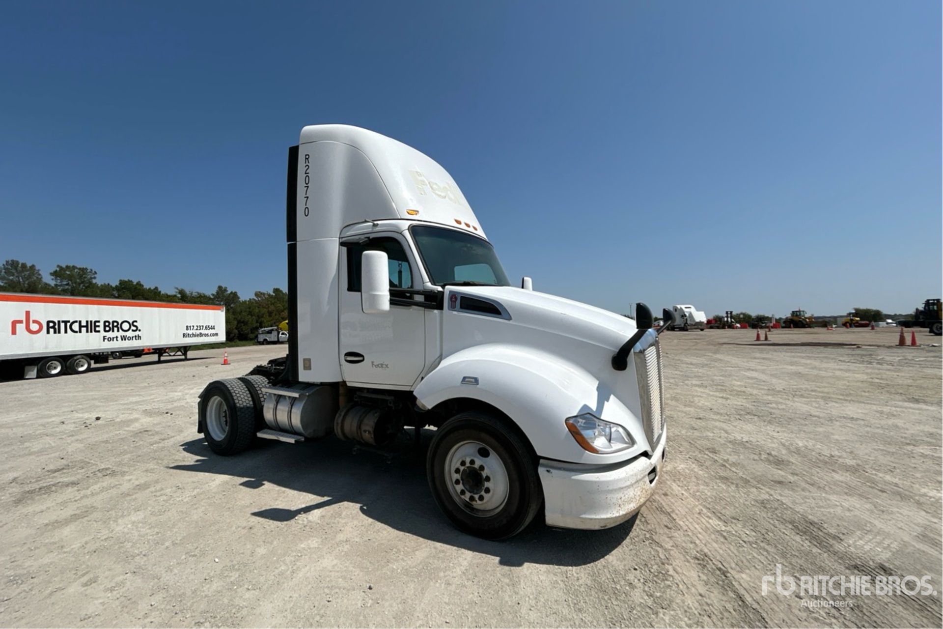 General Appearance with Picture, Right Front Corner